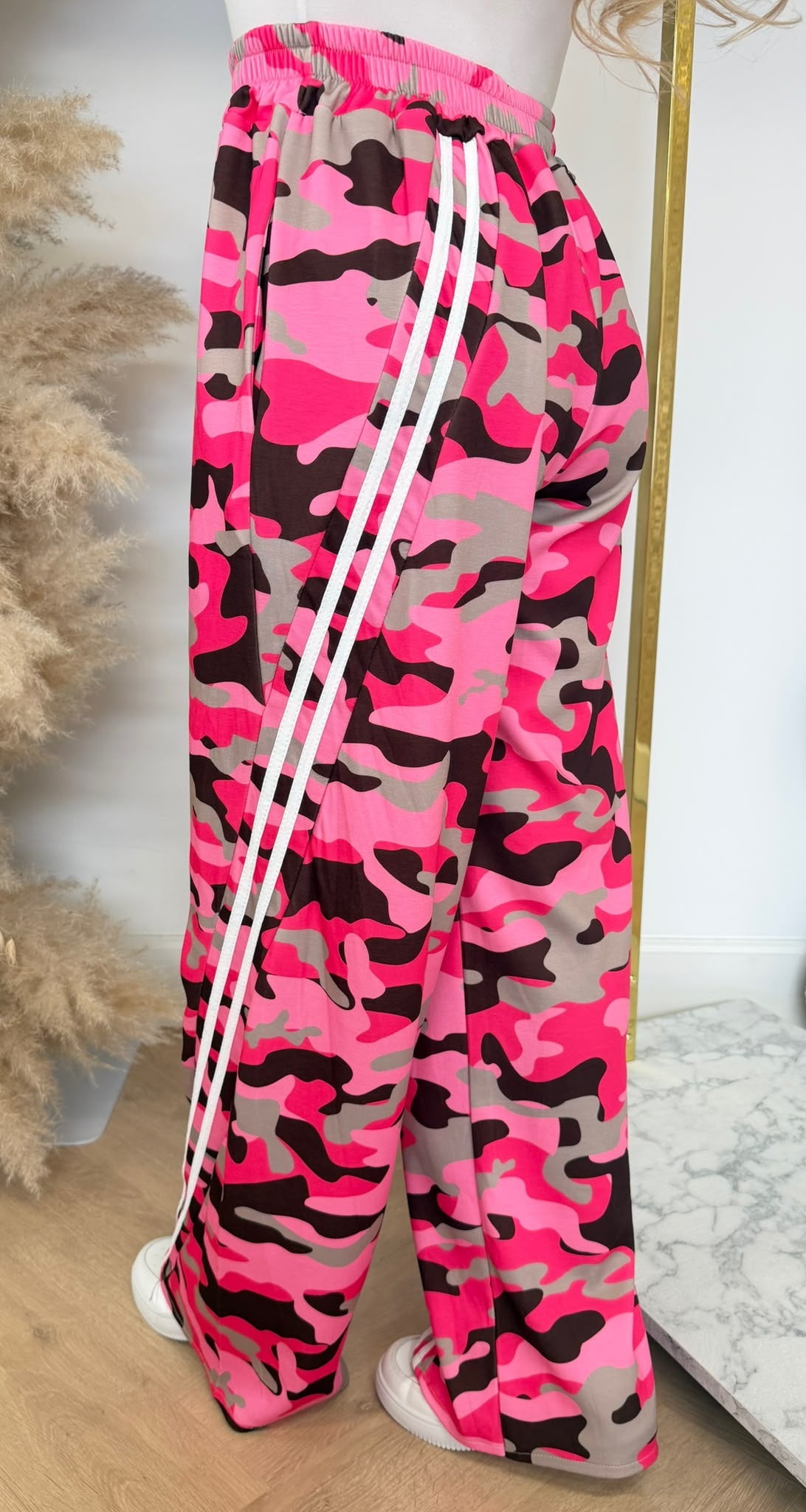 QUINTY STRIPED CAMO PANTS PINK