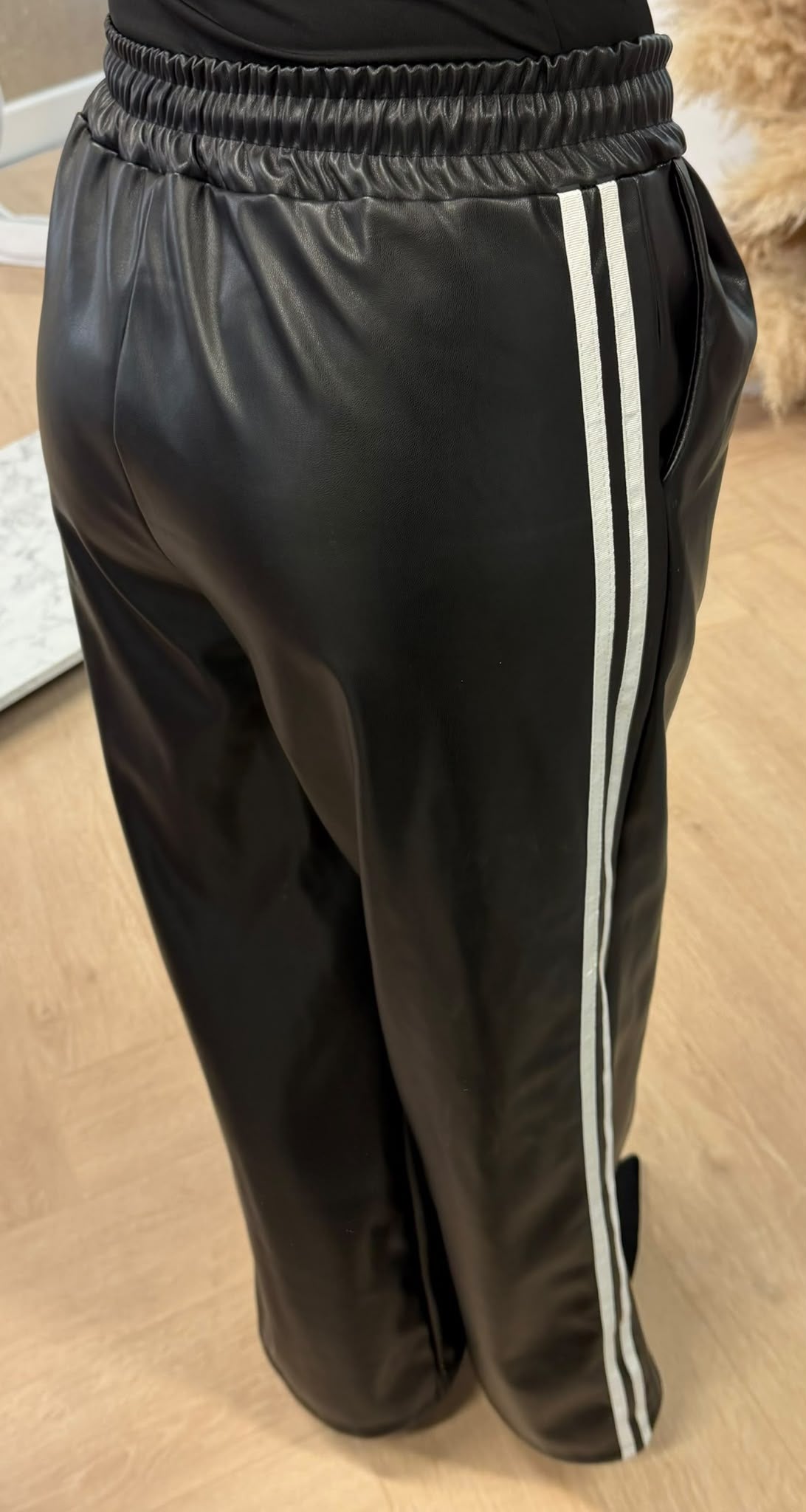 SHIVA FAUX LEATHER STRIPE STRAIGHT PANTS BLACK