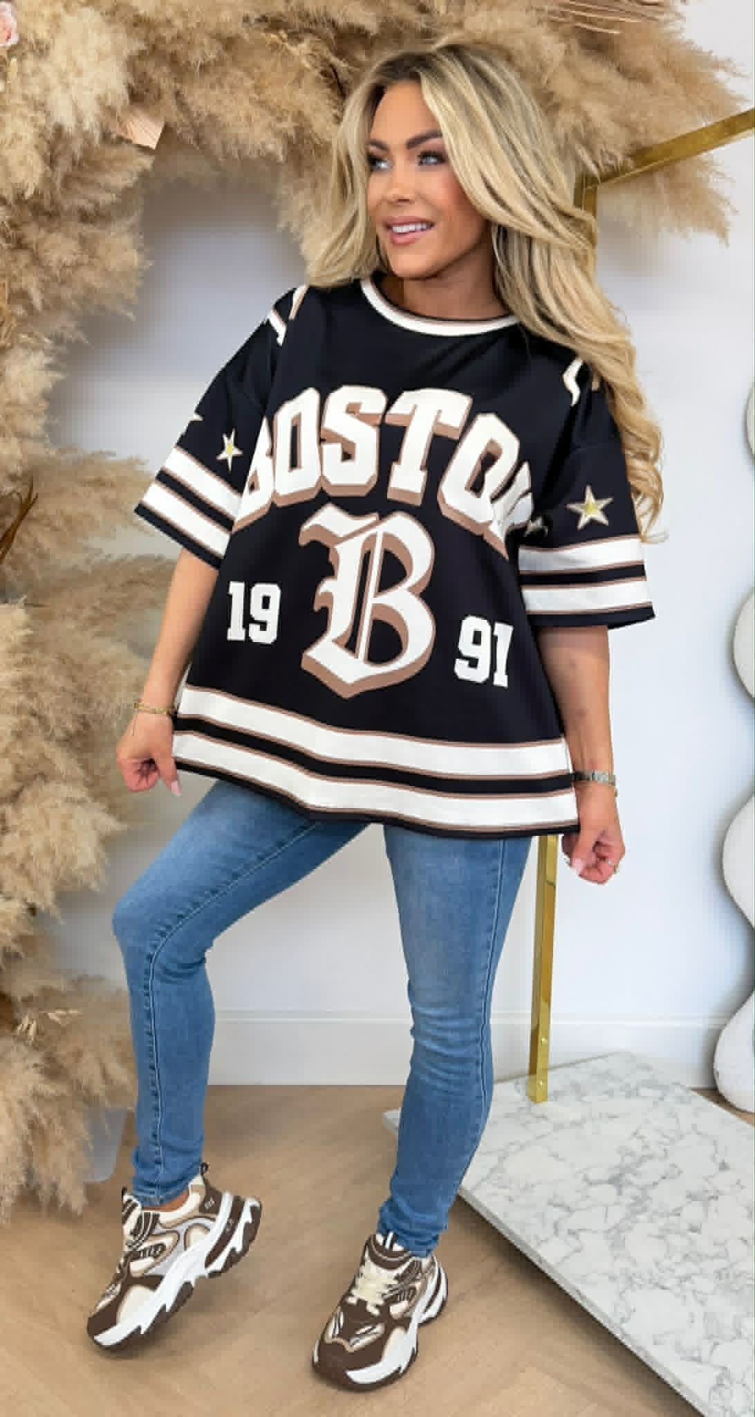 BOSTON STAR OVERSIZED TEE BLACK