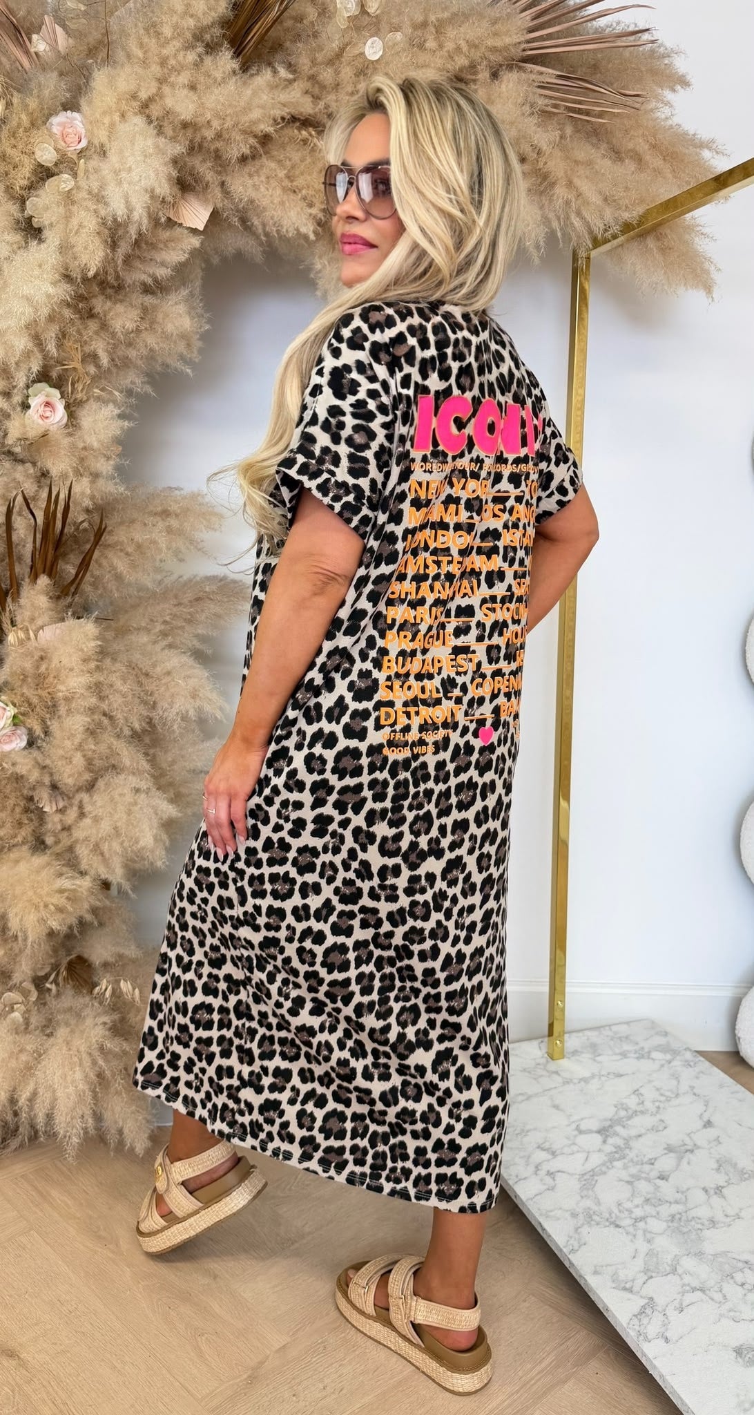 ICONIC TEKST LONG DRESS BEIGE