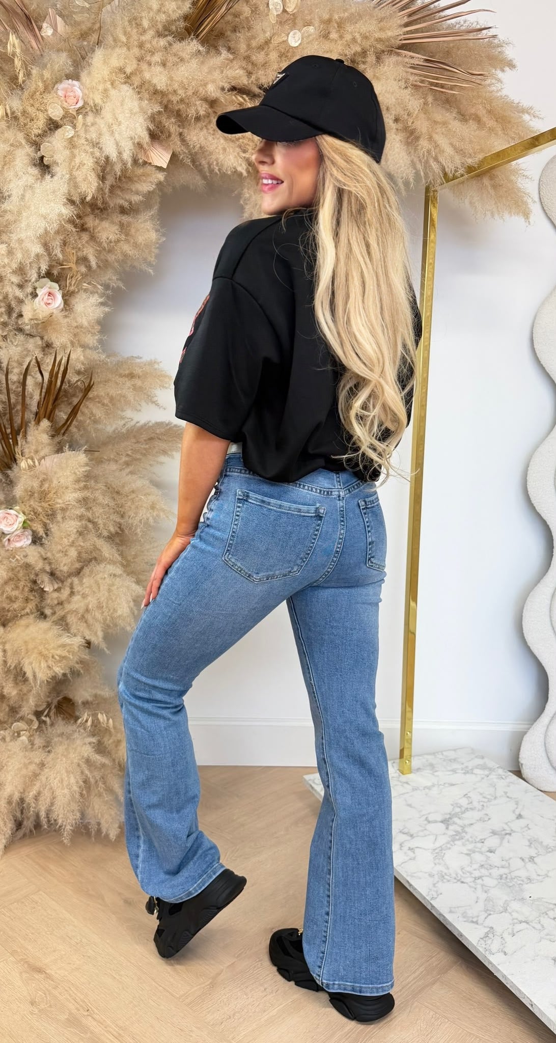 BUBBLY AMORE CROPPED TOP BLACK
