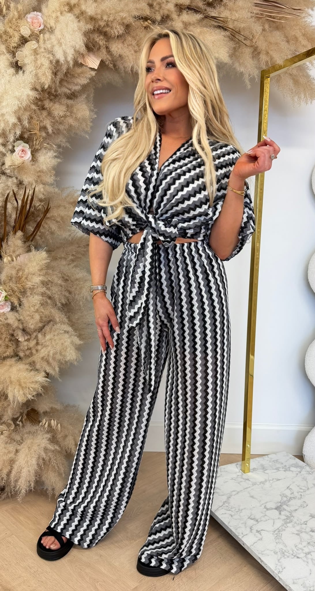 DREAMY SUMMER KNOOP CO ORD SET BLACK
