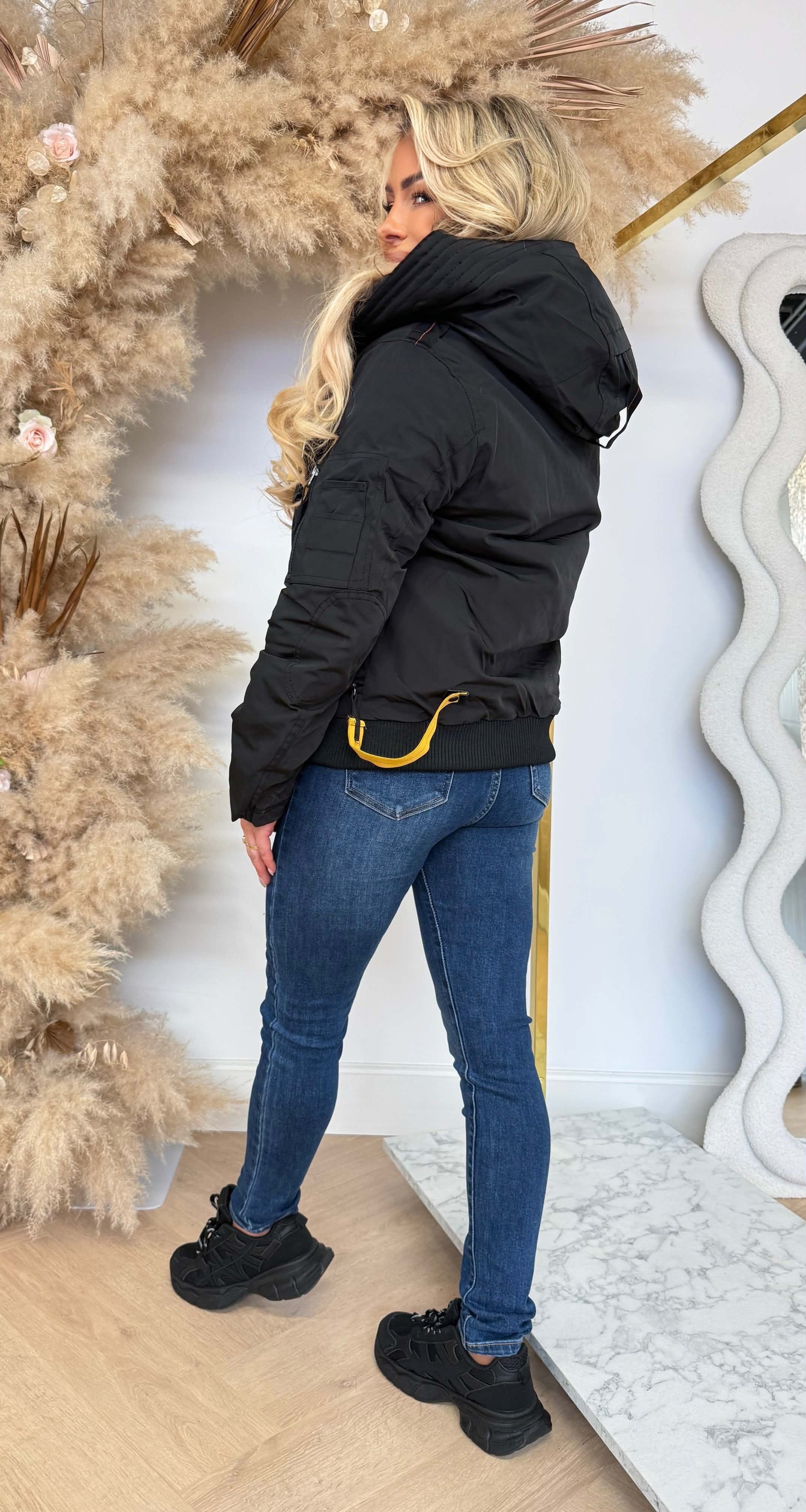 MUSTHAVE WINTERJACKET 2003 BLACK