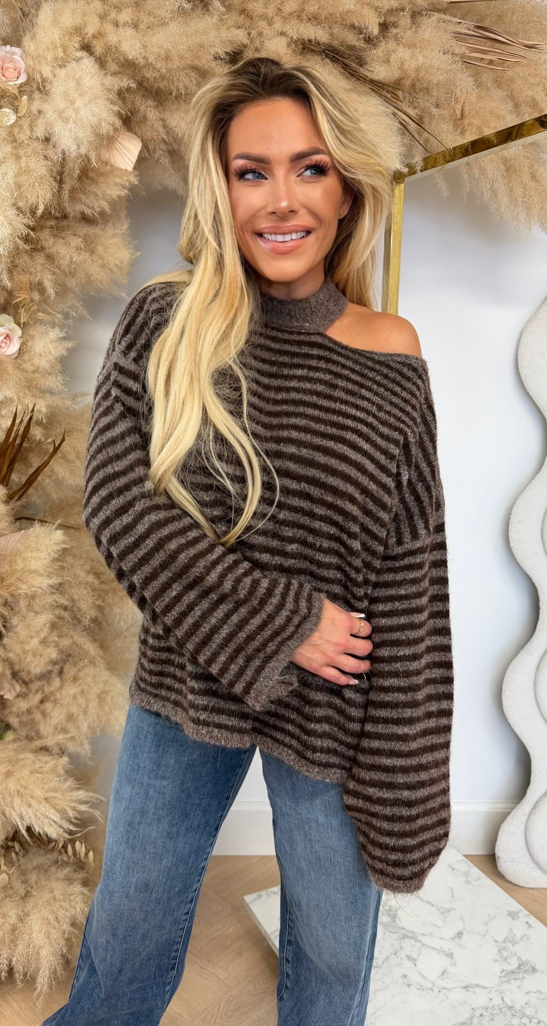 OPEN SHOULDER STRIPE SWEAT CHOCO
