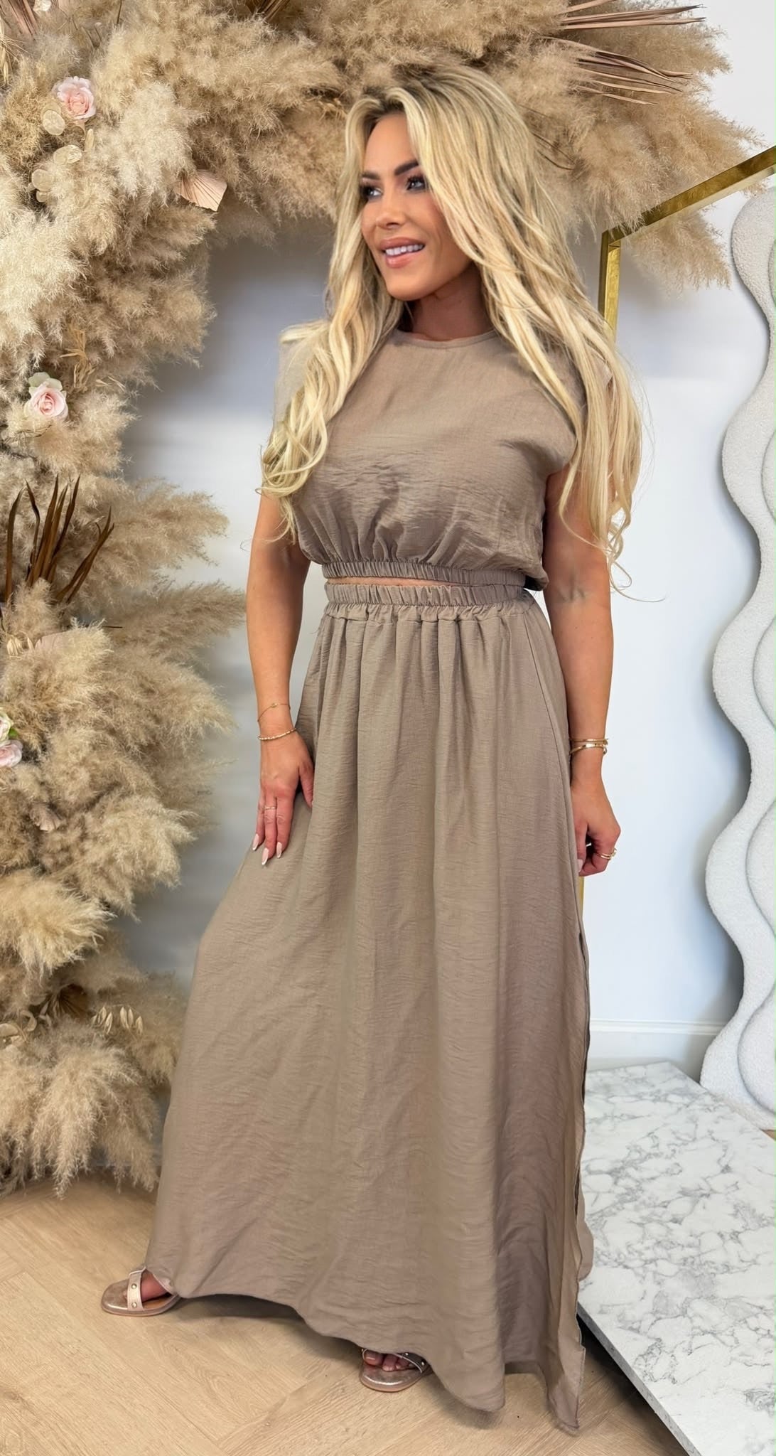 SUMMER VIBE SET TOP + SKIRT TAUPE