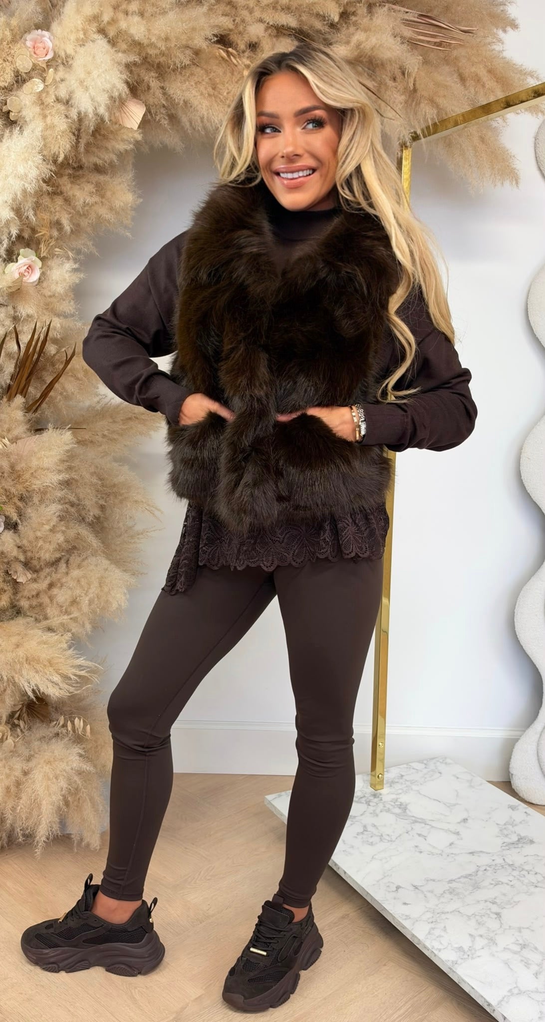 FAUX FUR GILET 7020 CHOCO/DARKCOFFEE