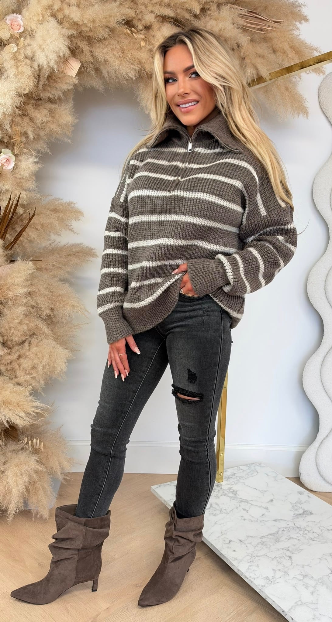 STREEP KRAAG ZIP SWEATER TAUPE