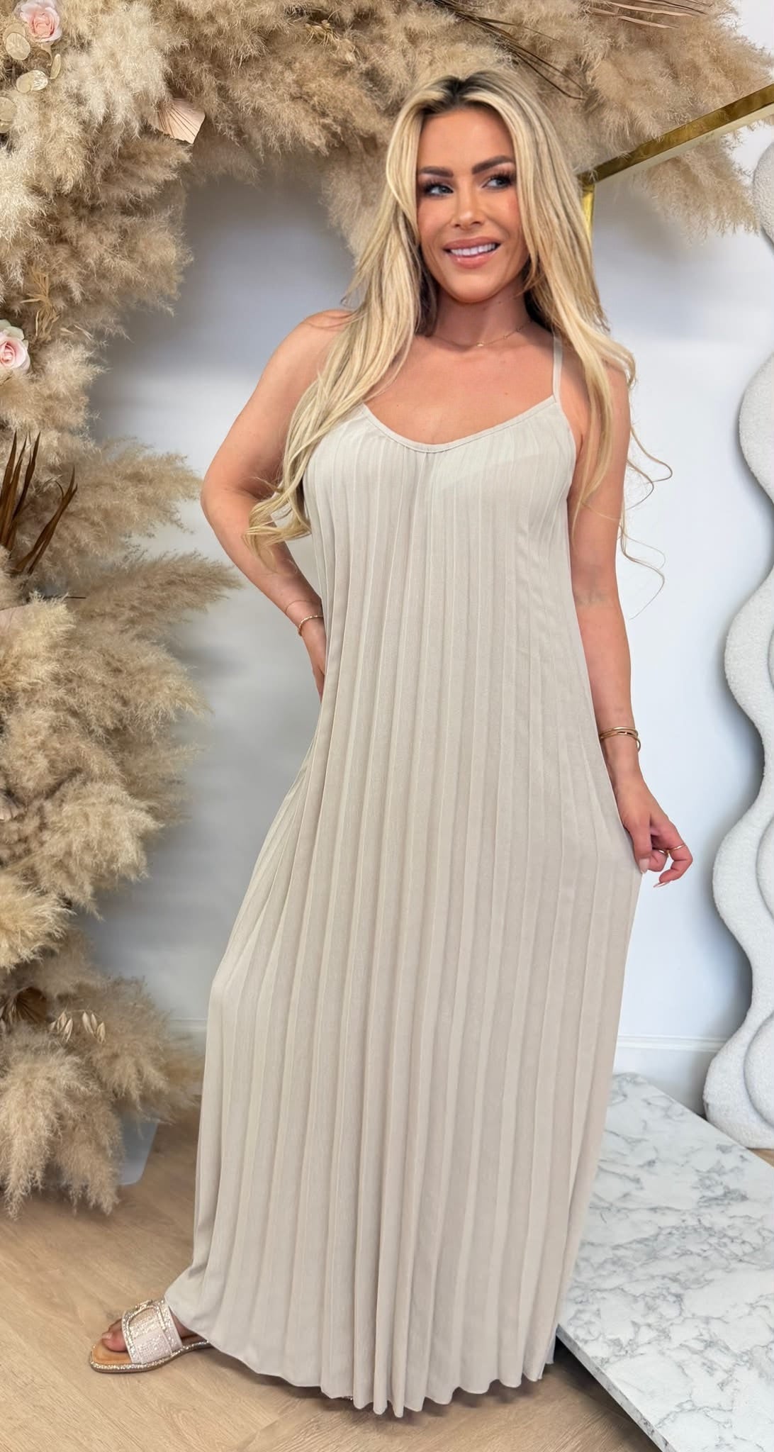 LEONIE PLISSE DRESS BEIGE