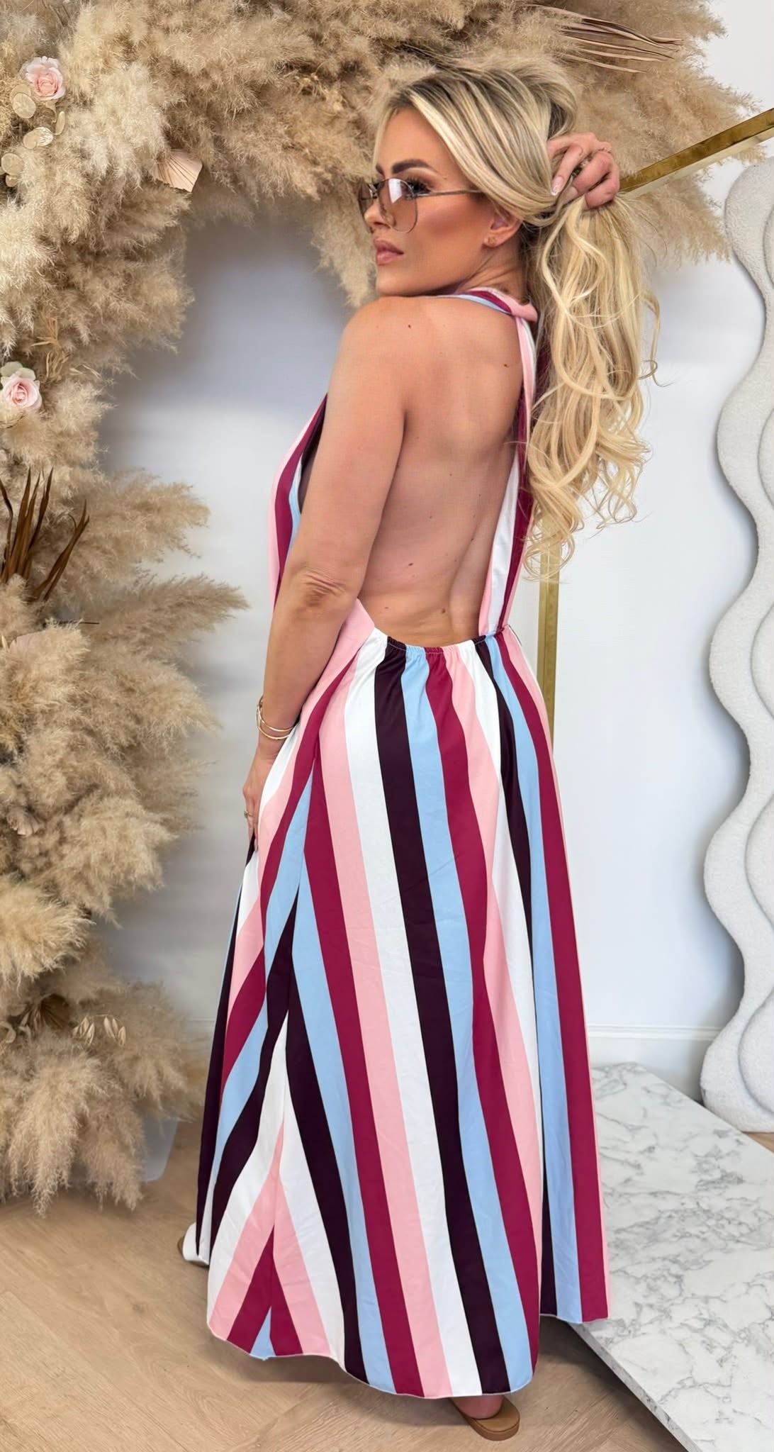 LEXIE OPEN BACK DRESS ZALM/BORDEAUX