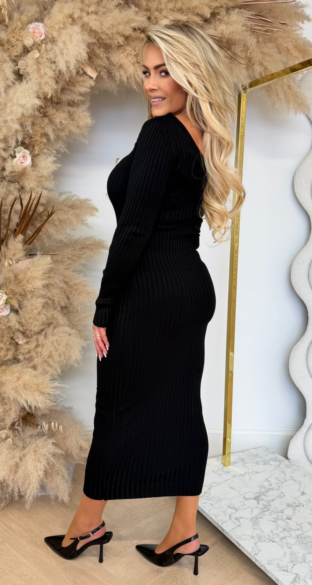 KAYLLA V HALS RIB DRESS 9850 BLACK