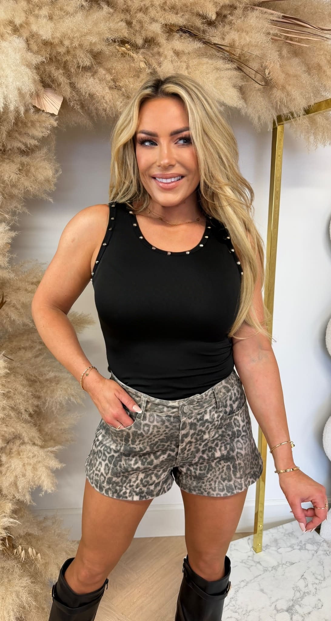 STUDDY TOP BLACK