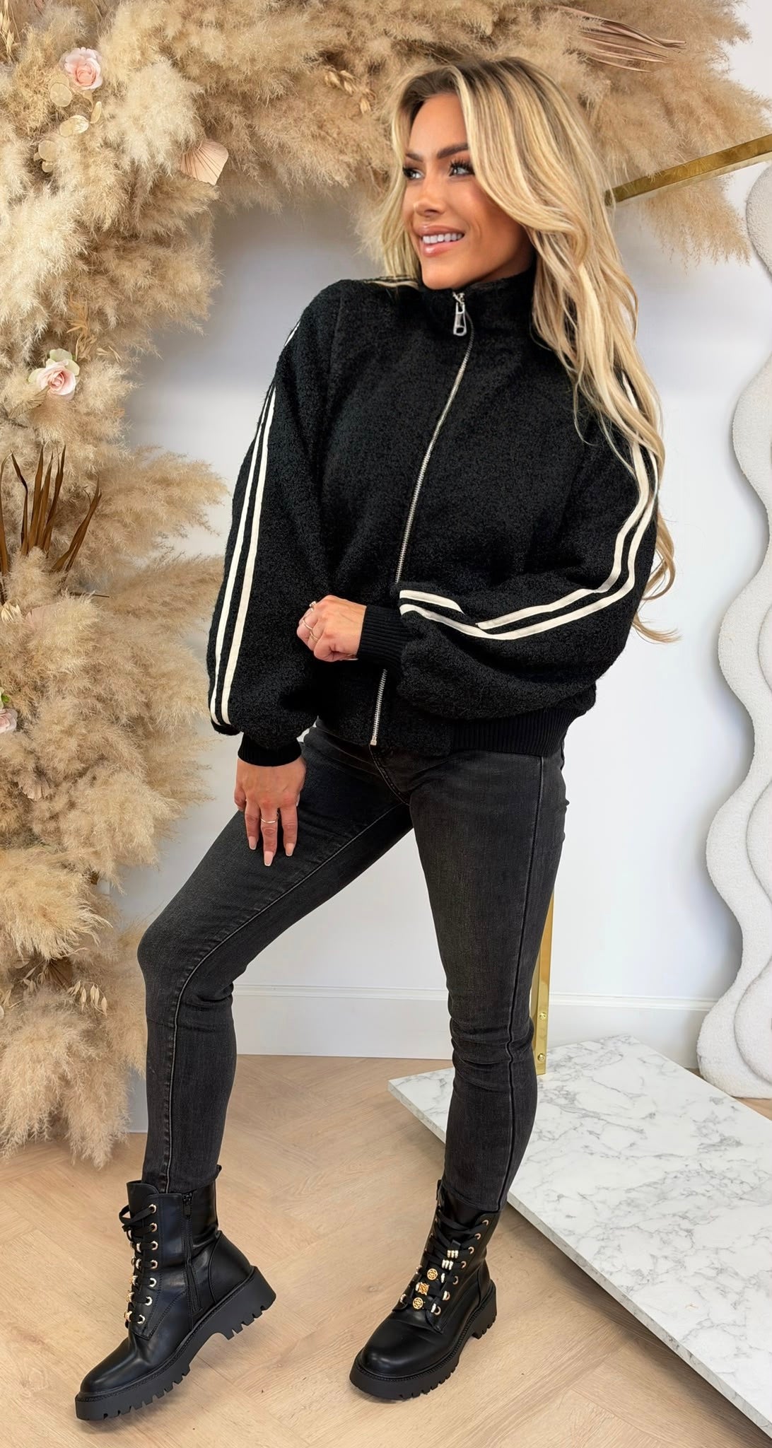 VILT STRIPE JACKET BLACK