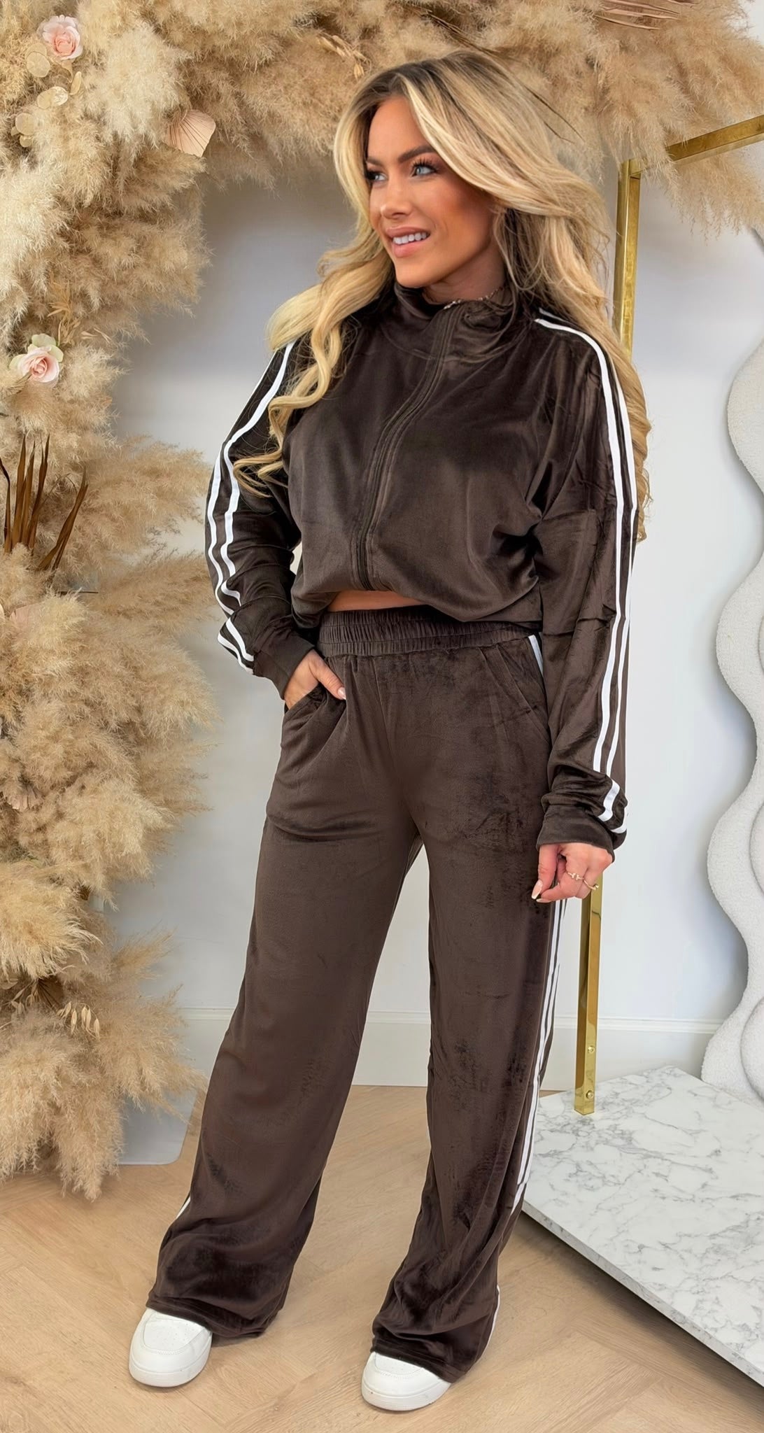 STRAIGHT LEG STRIPE VELVET SET 1021 CHOCO