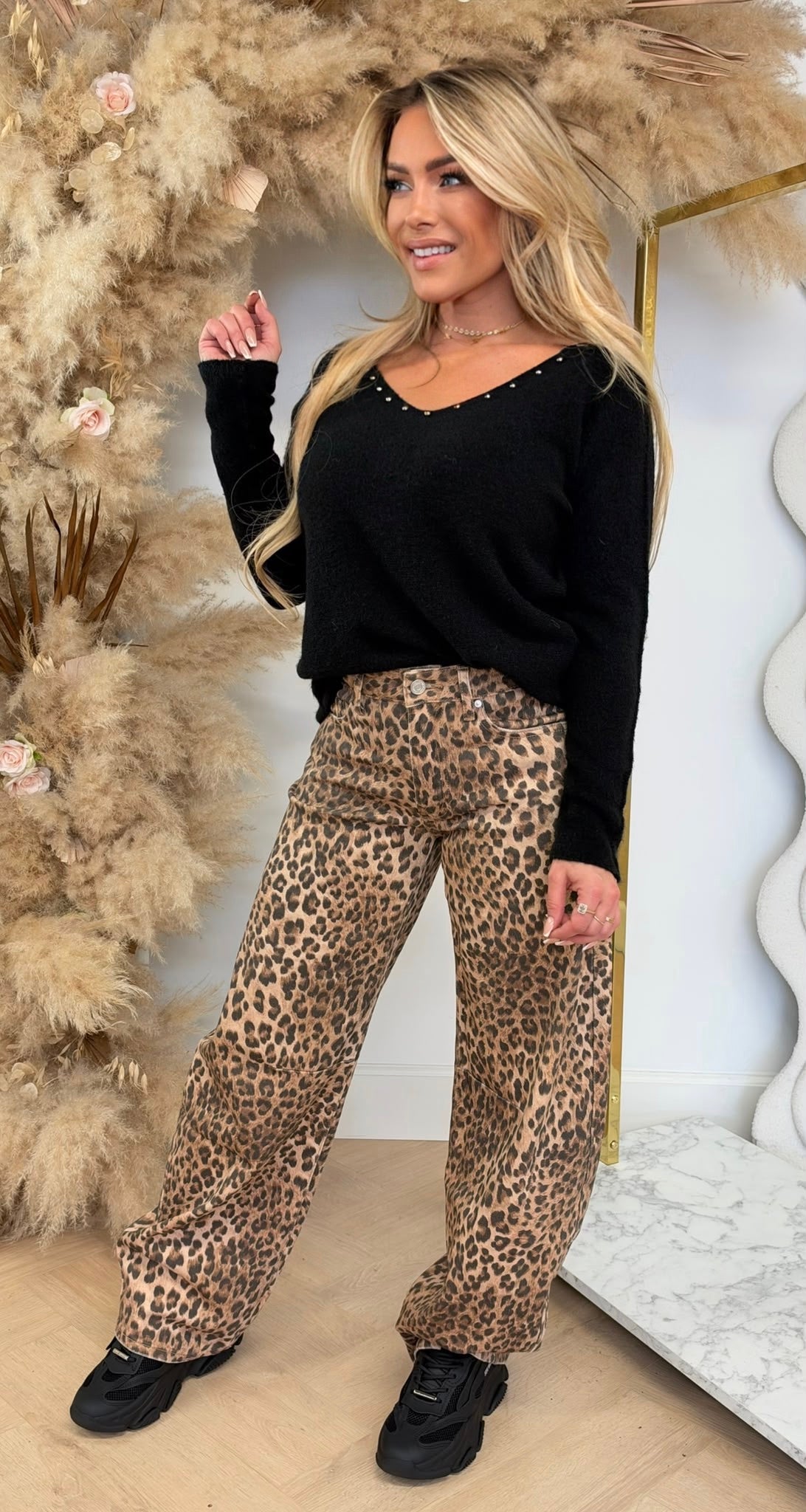 SAAR STUDS SOFT TOP BLACK