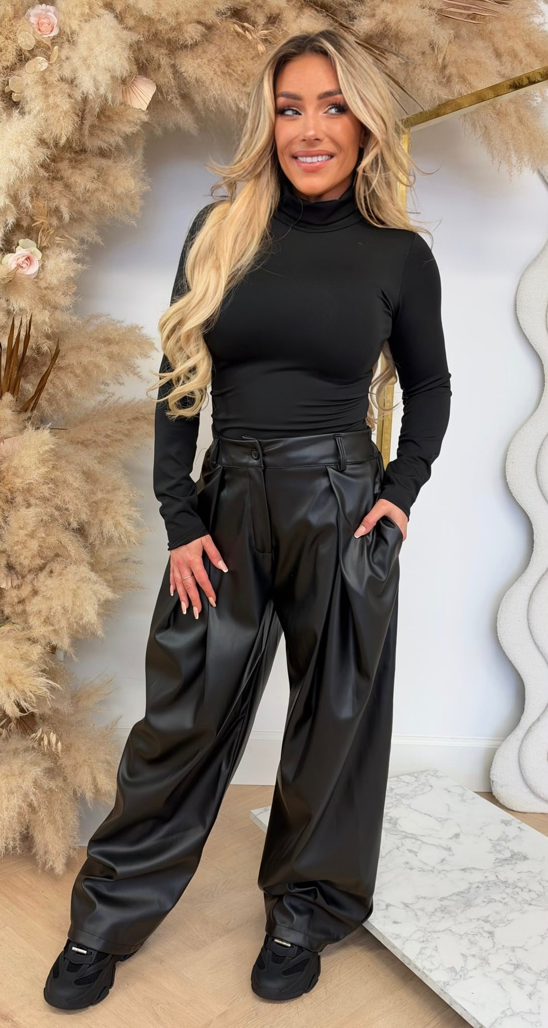 JASMIJN BASIC KOL TOP BLACK