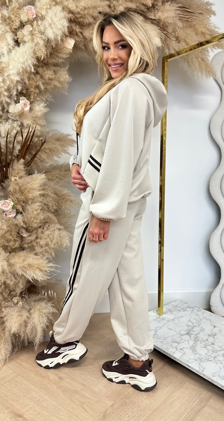 RIA TOUWTJE COMFY SET BEIGE