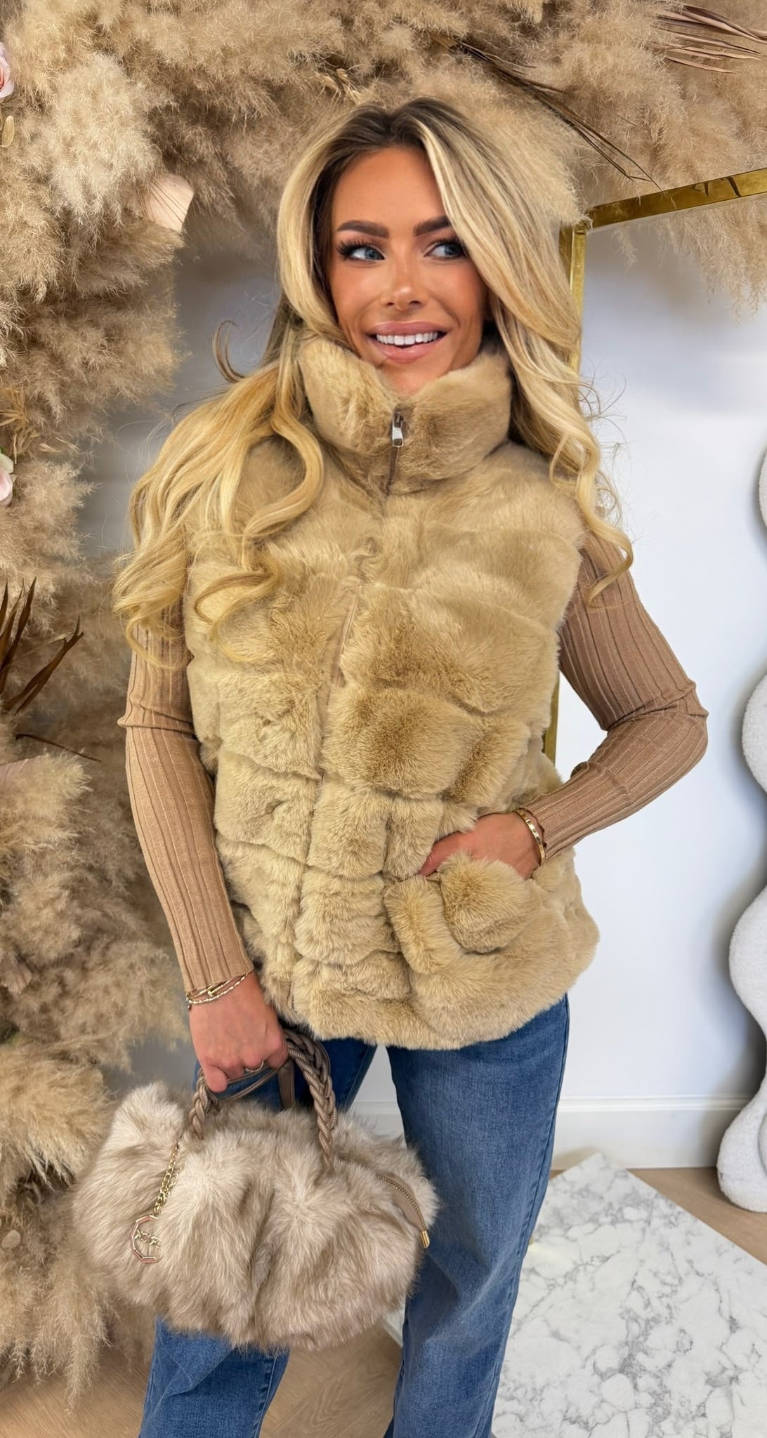 SOFT FUR BODYWARMER WY01 BEIGE