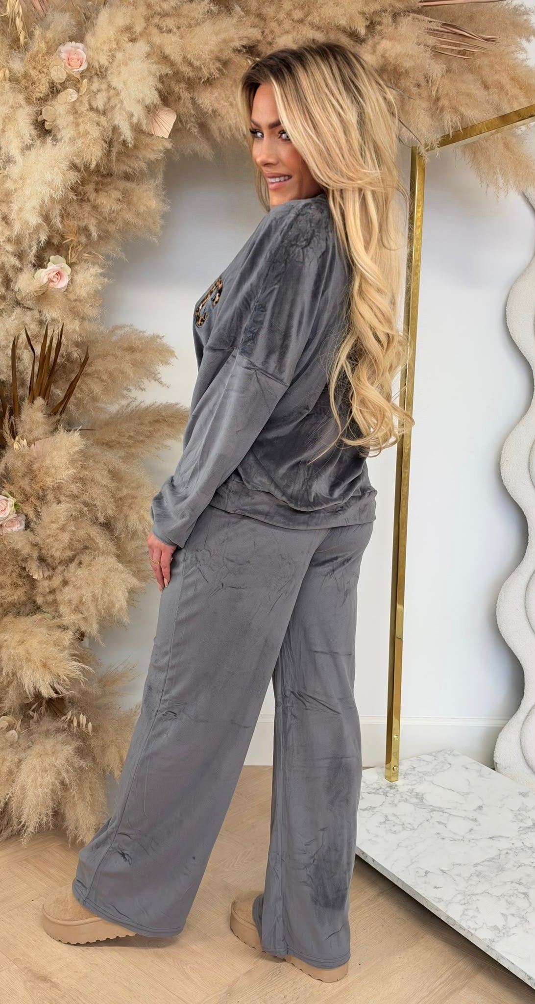 ICONIC LEO VELVET SET 1069 GREY