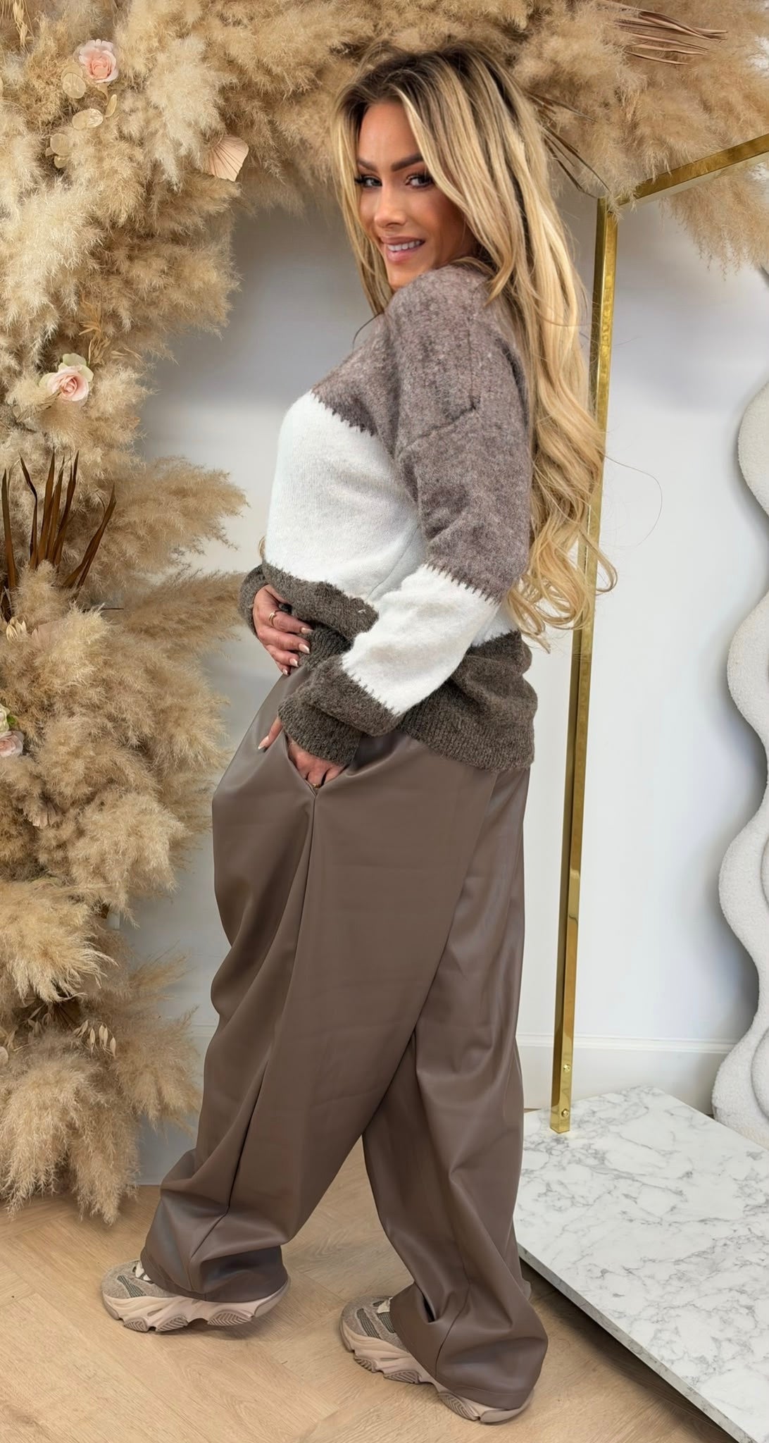 BETTY STRIPE SWEAT TAUPE
