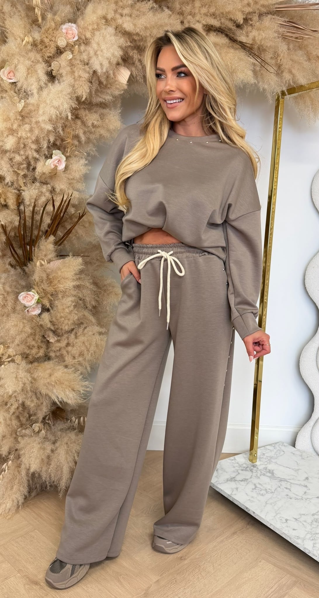 LOLA STUD SET TAUPE