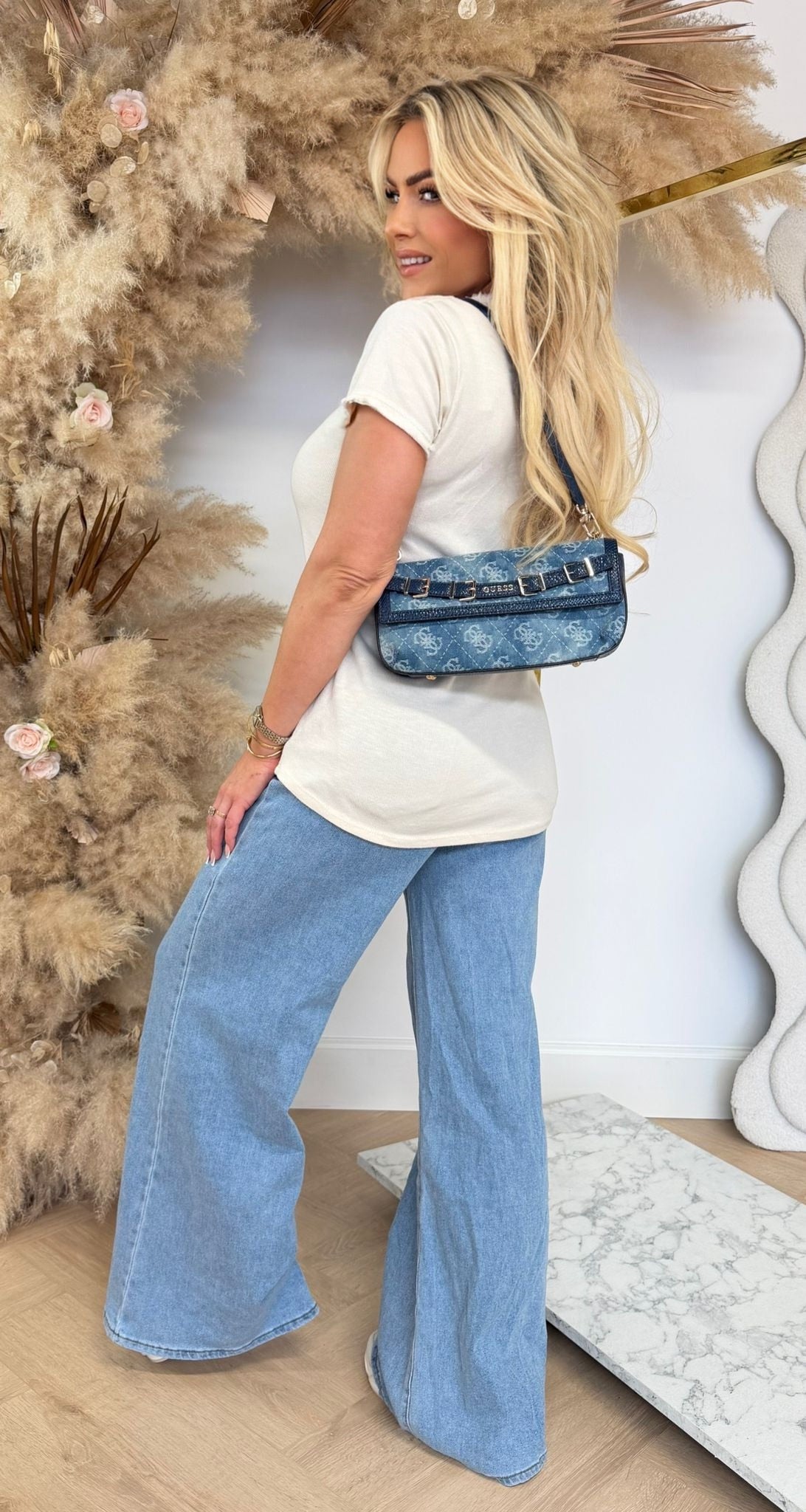 FRAYED NEON V TOP CREME