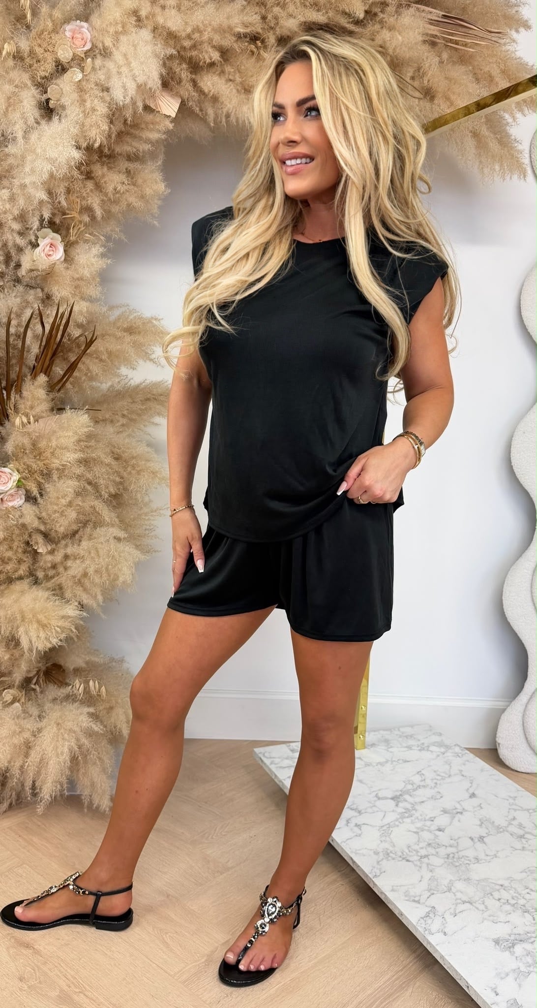 PADDED SHOULDER RIB SET BLACK
