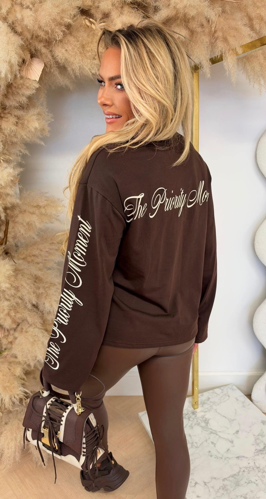 PRIORITY LONGSLEEVE TEE 308 CHOCO