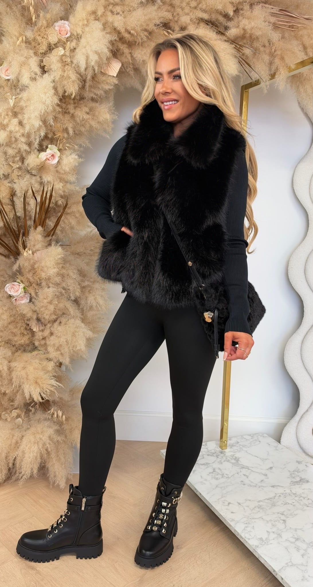 FAUX FUR GILET 7020 BLACK