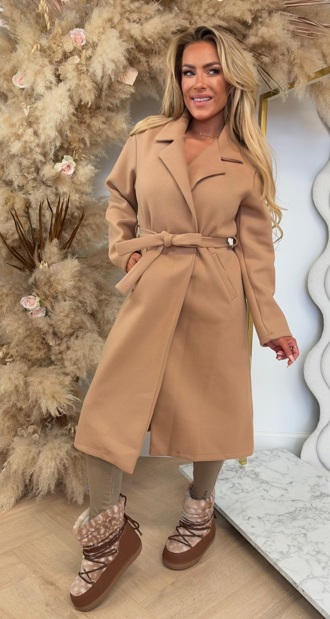 KARDASHIAN COAT CAMEL