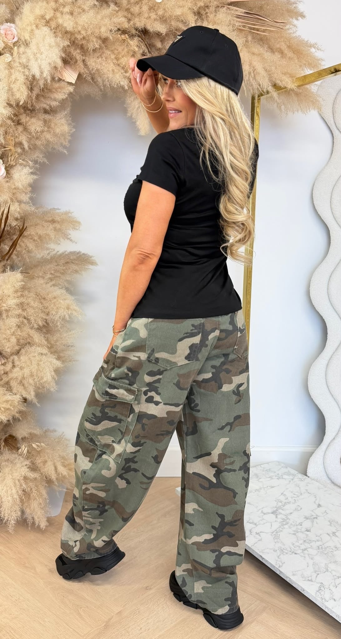 LOVE YOURSELF ARMY TEE 13530 BLACK