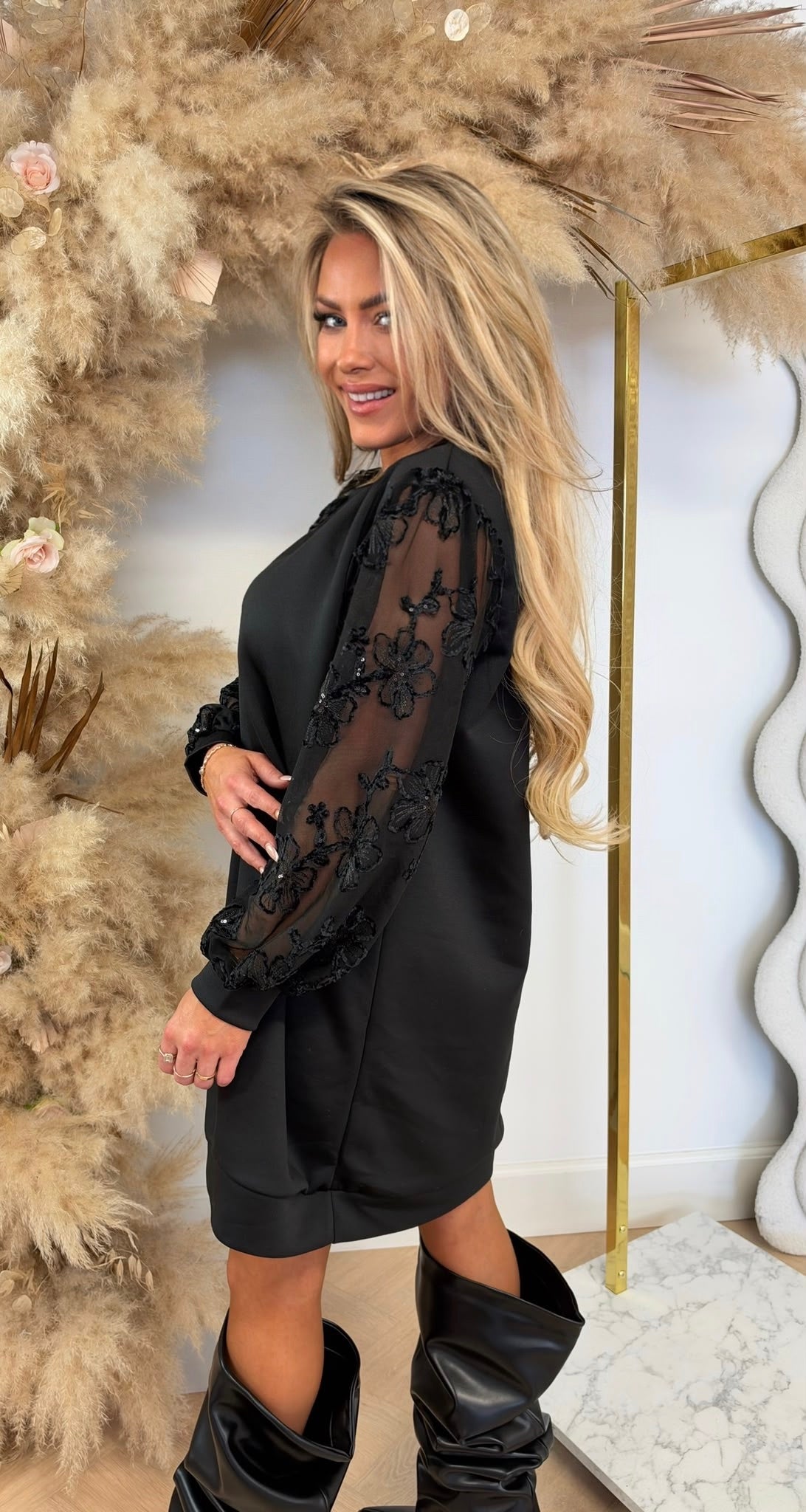 VELVET FLOWER SLEEVE SWEATDRESS BLACK