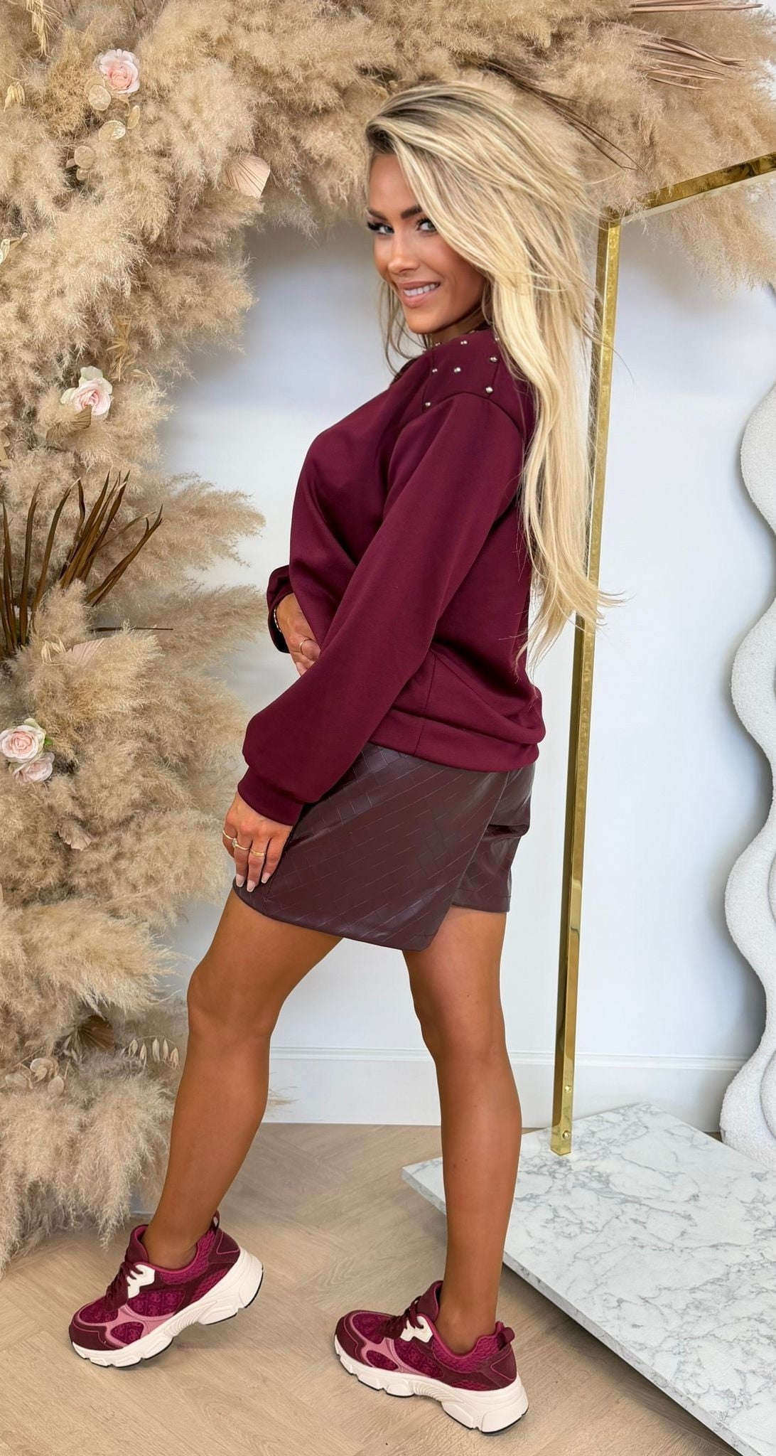 MAUD SHOULDER STUDS SWEAT BORDEAUX