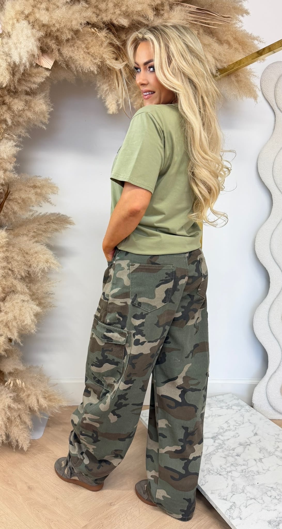 AMOUR SEQUIN TEKST TEE 1011 ARMYGREEN