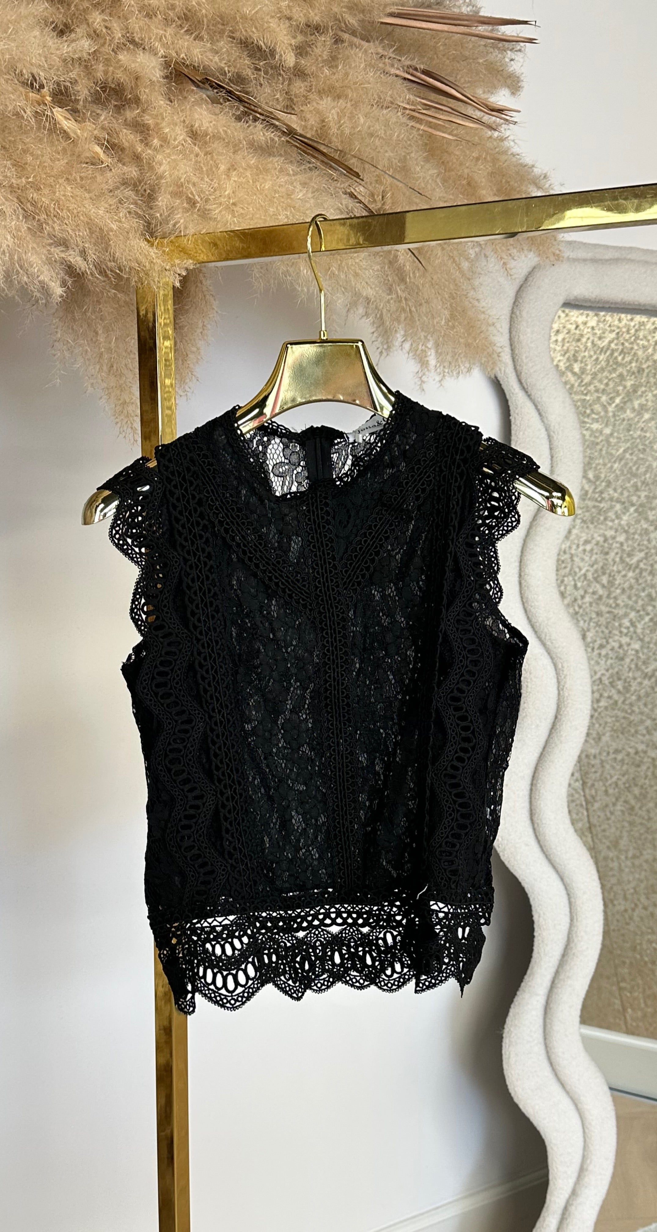 LACE ALLURE TOP 2109 BLACK