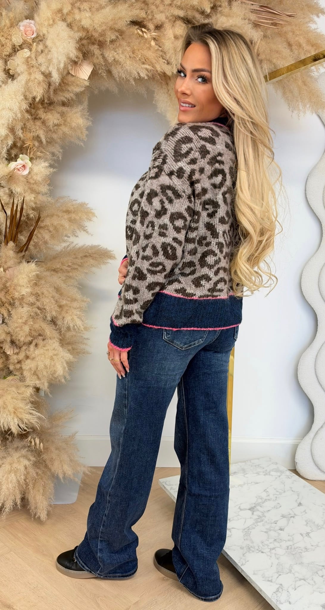 V NECK LEOPARD TRUI 8602 NAVY