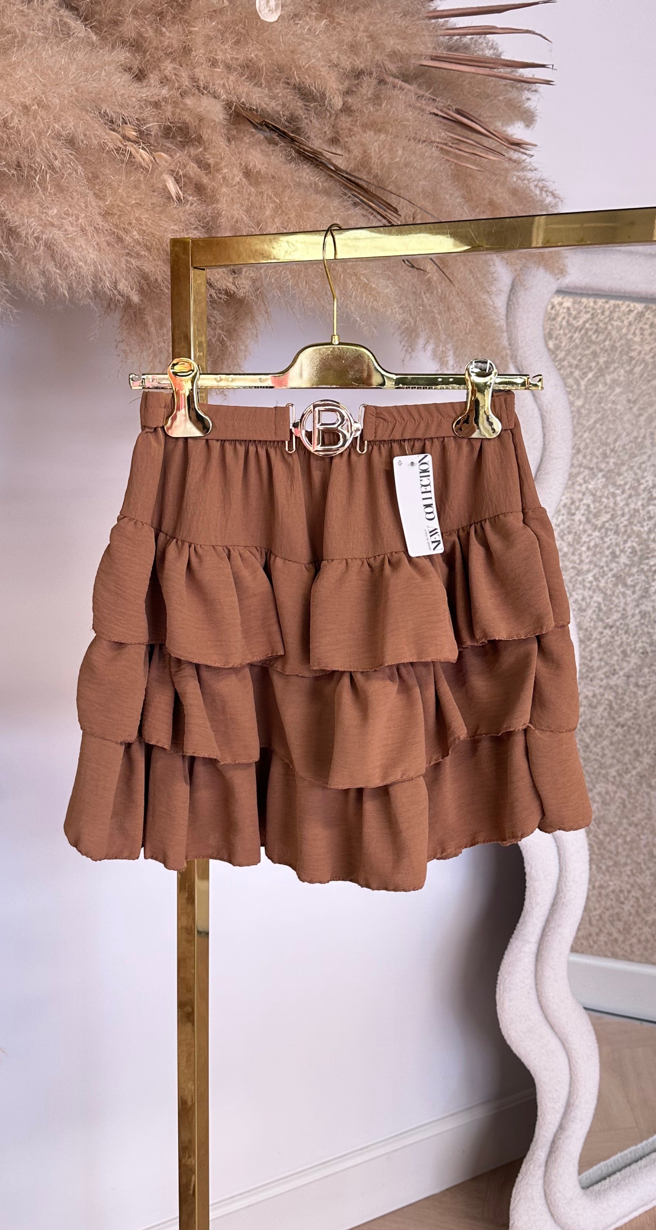 RUFFLE LAYER BELT SKORT CAMEL
