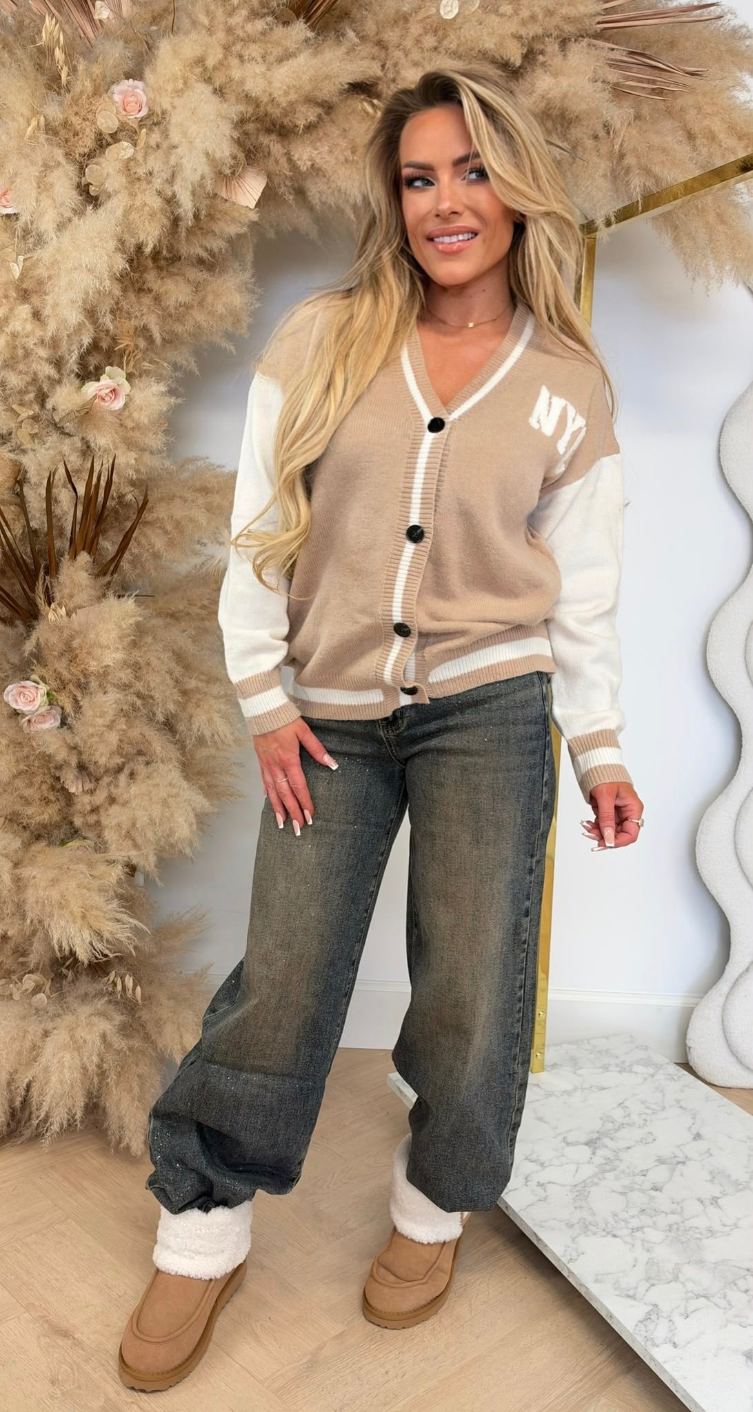 ACTIE NYC KNITTED VEST/SWEATER 230809 BEIGE