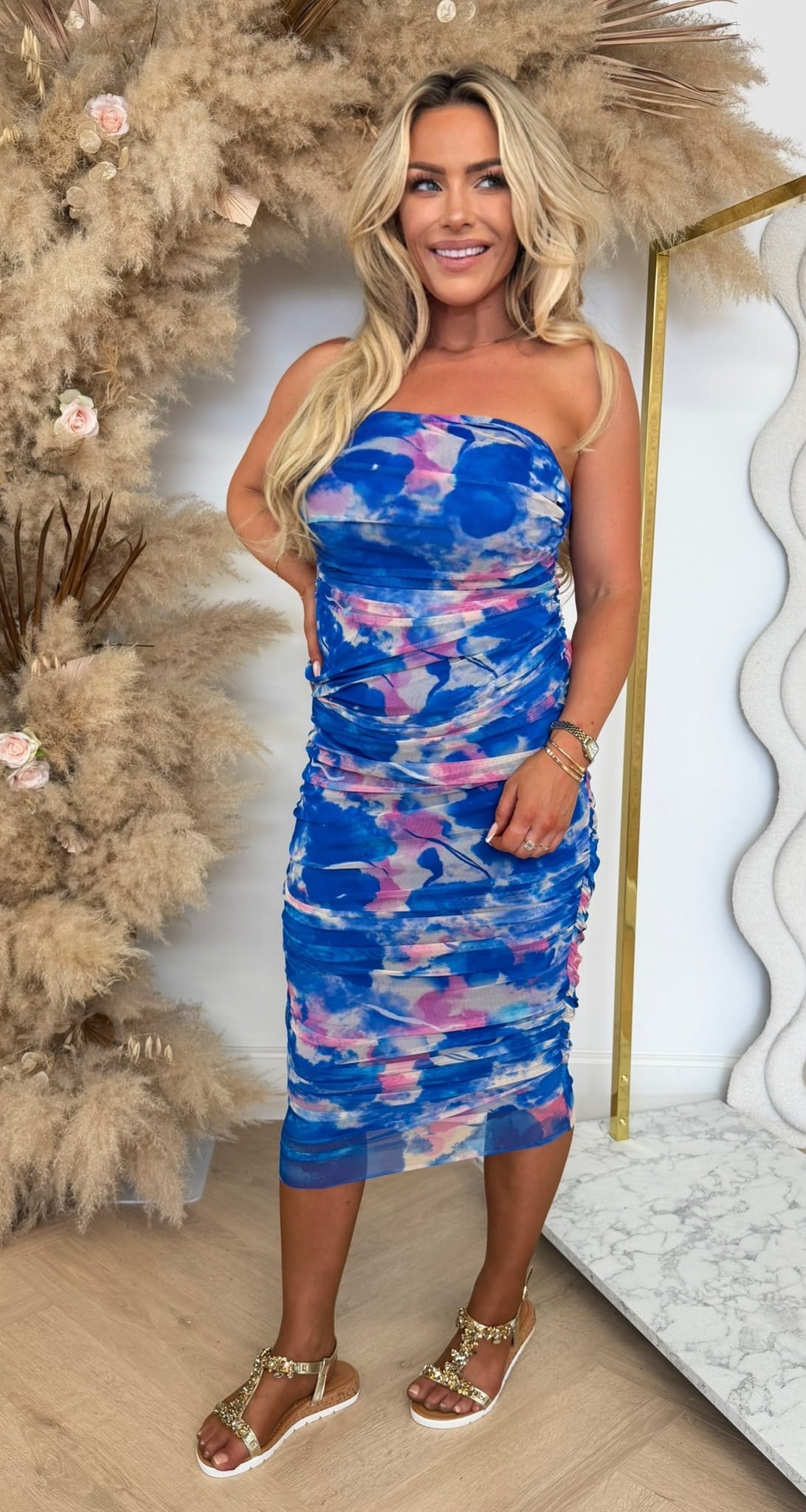 STRAPLESS RUCHED MESH DRESS BLUE