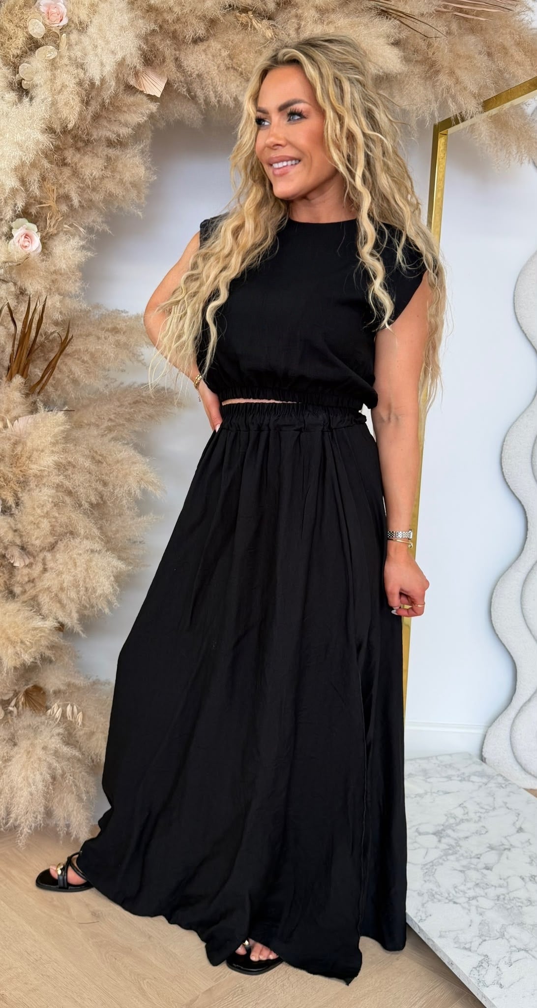 SUMMER VIBE SET TOP + SKIRT BLACK