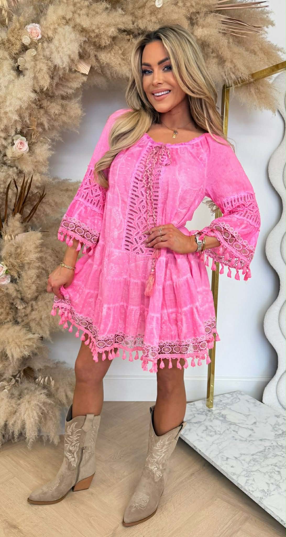 NEW DAISY OFF SHOULDER DRESS NEONPINK