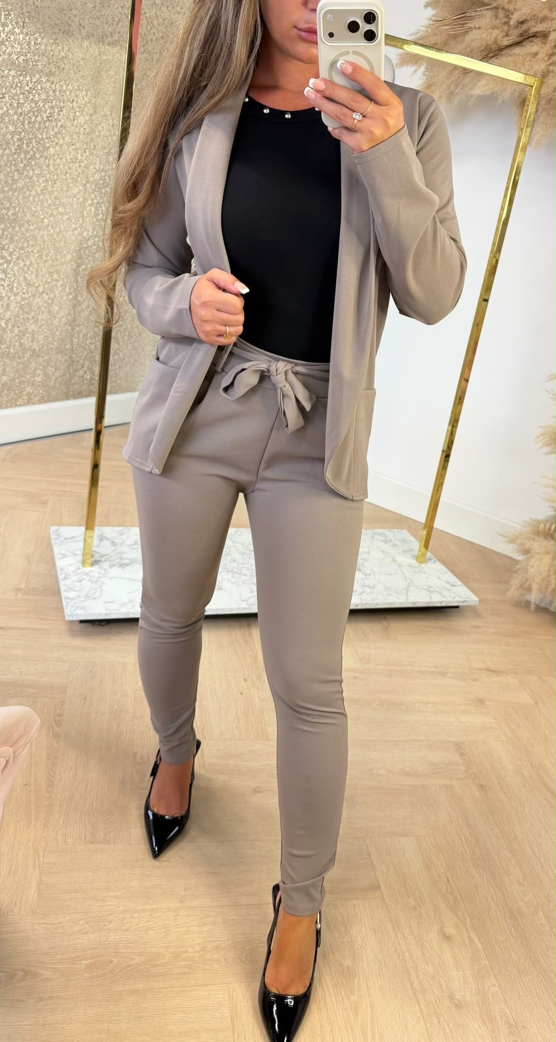 CLASSY SUIT TAUPE