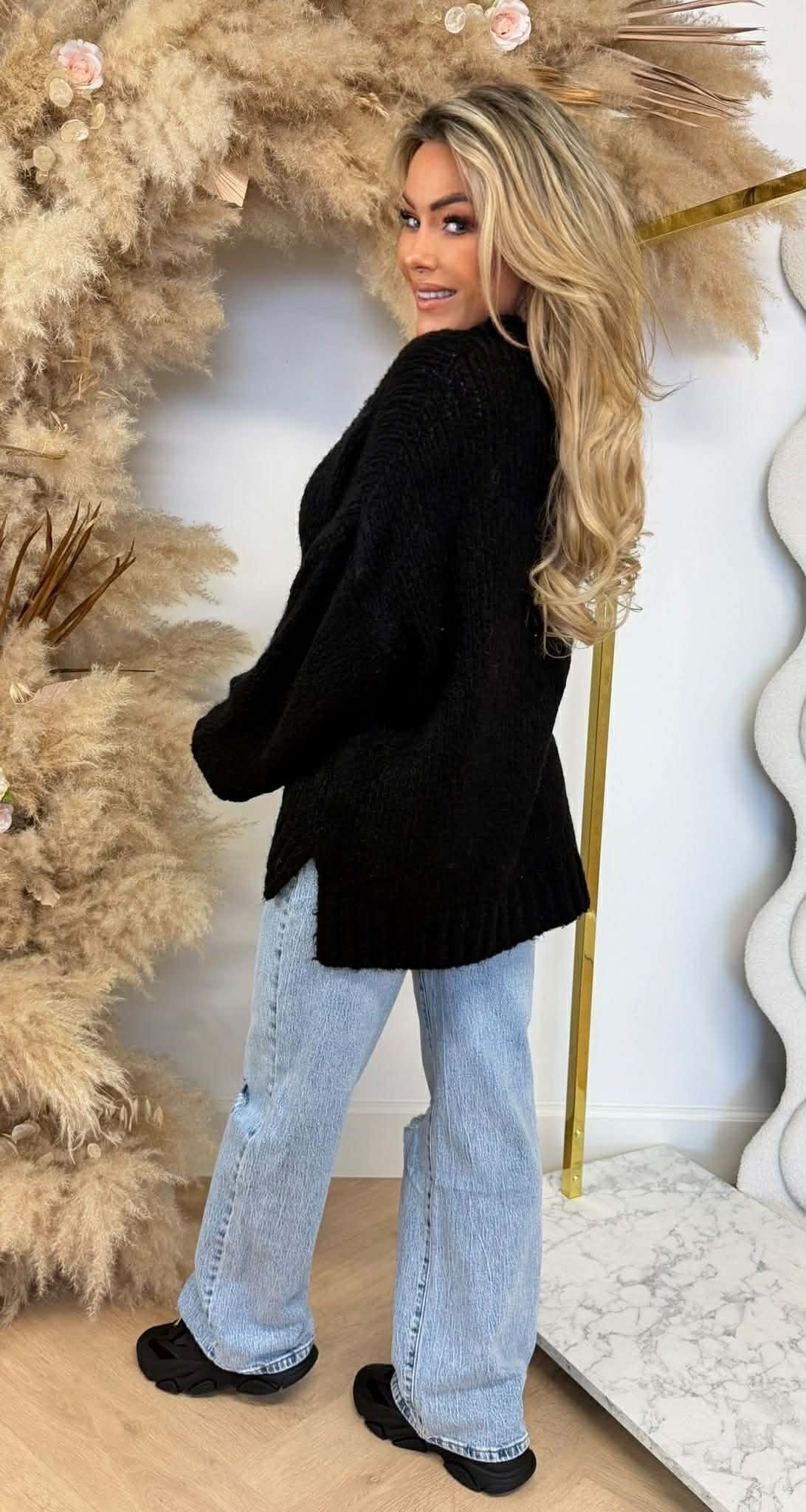 BOXY KNIT SWEATER BLACK