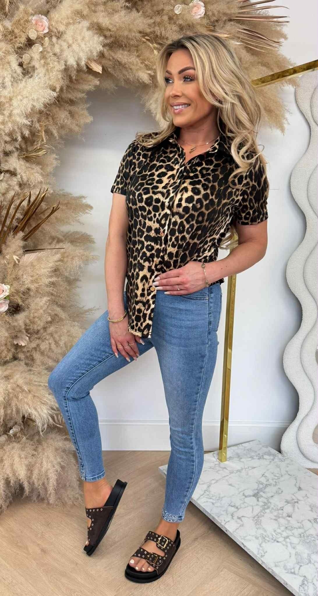 BY SWAN TRAVEL BUTTON BASIC BLUSE 8256 LEOPARD