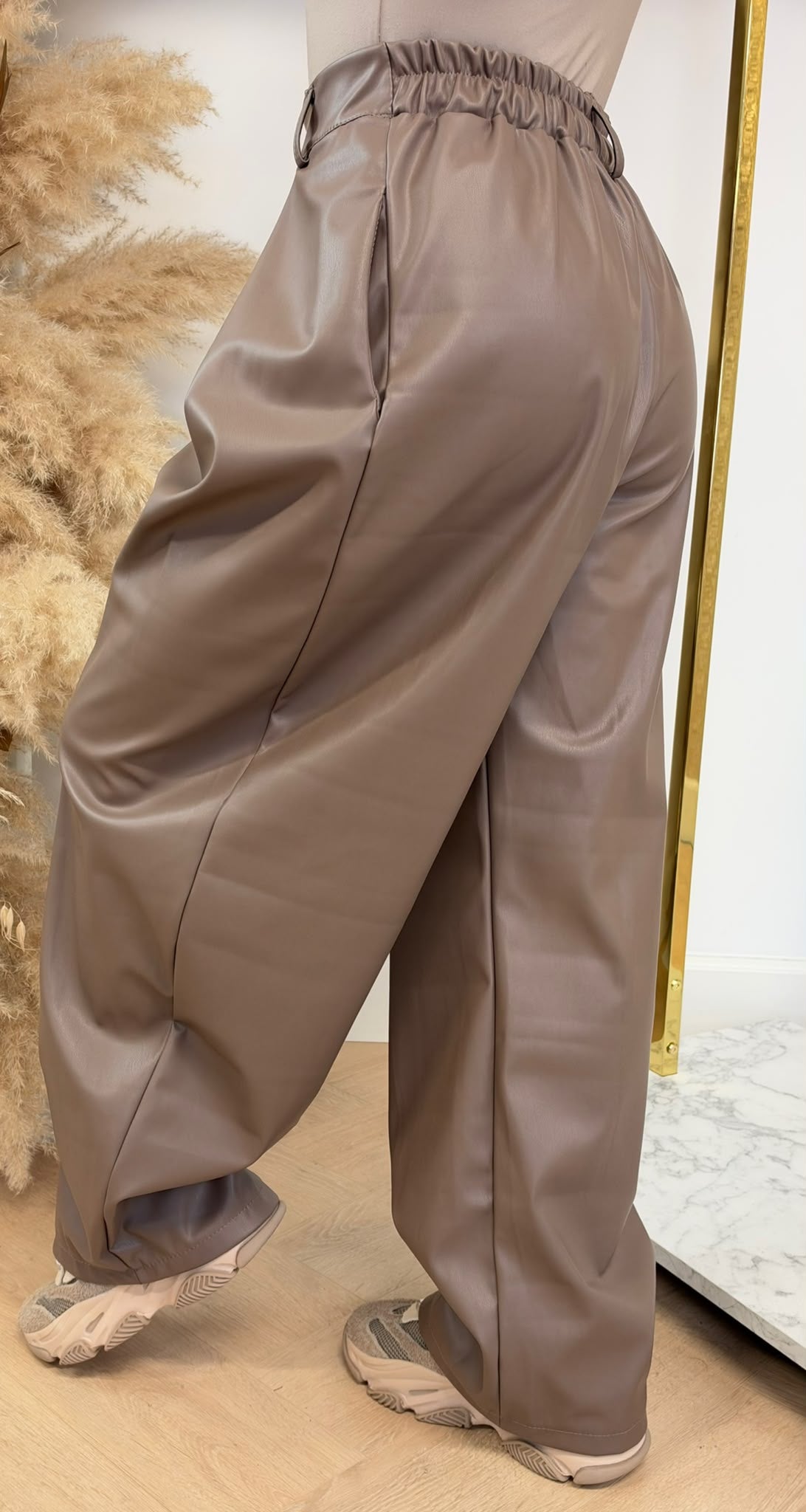 LEATHER LOOK BALLOON PANTS TAUPE