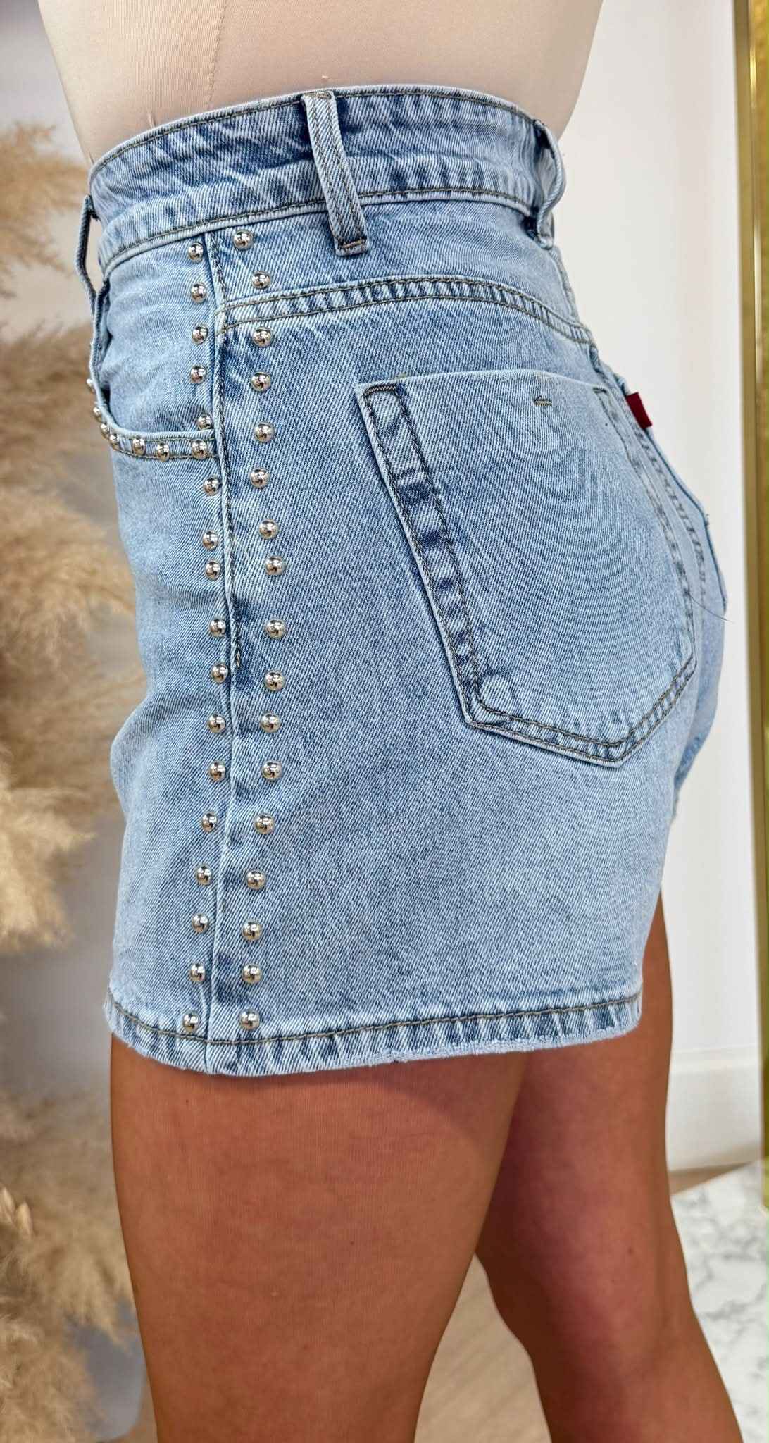MILEY STUDDED SHORT 675-2 DENIM