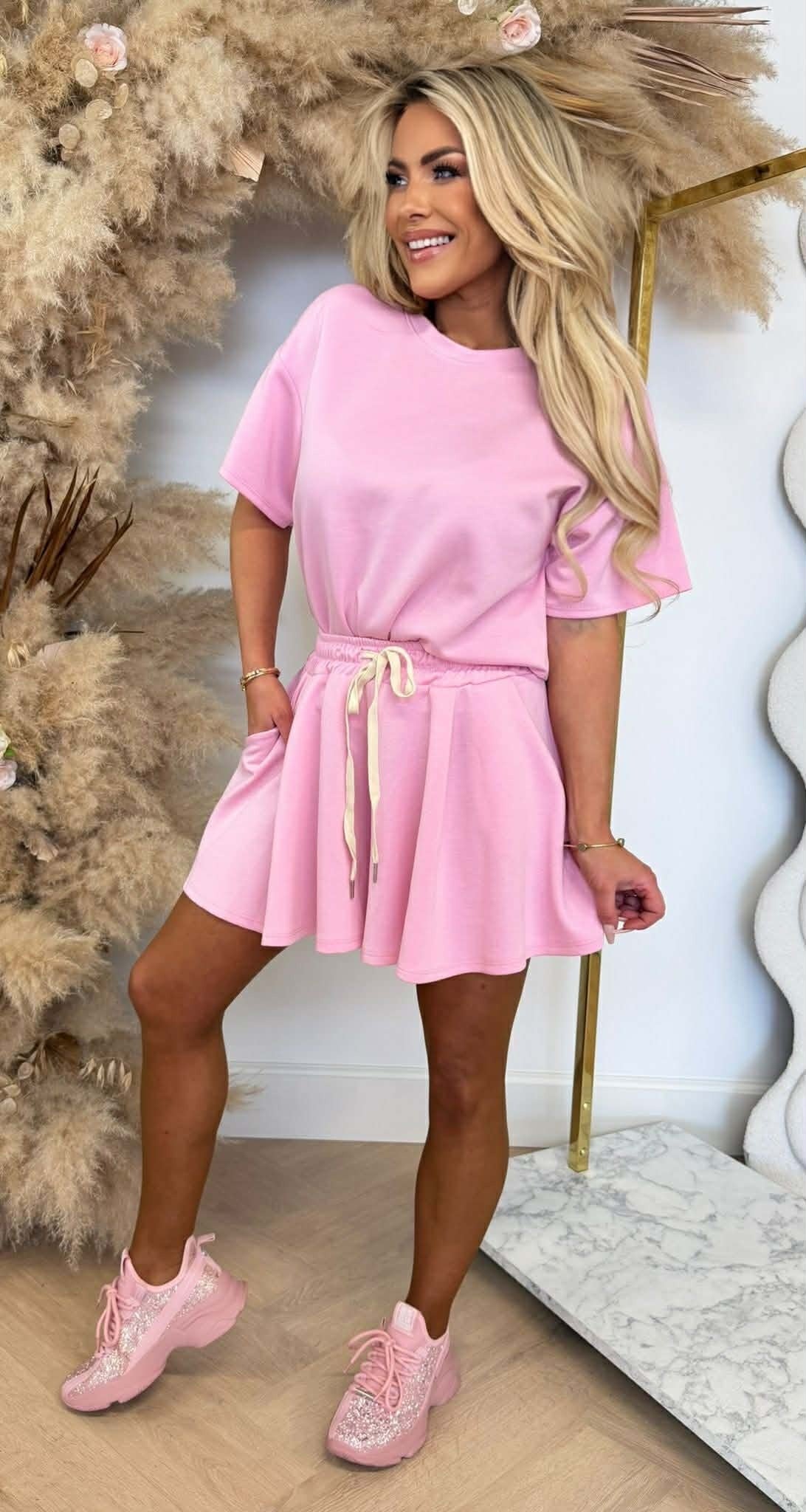 DIAN SETJE PINK
