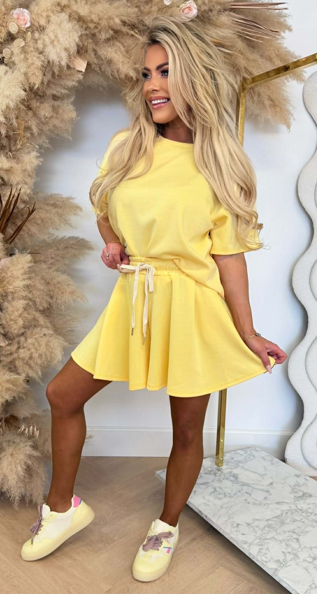DIAN SETJE YELLOW