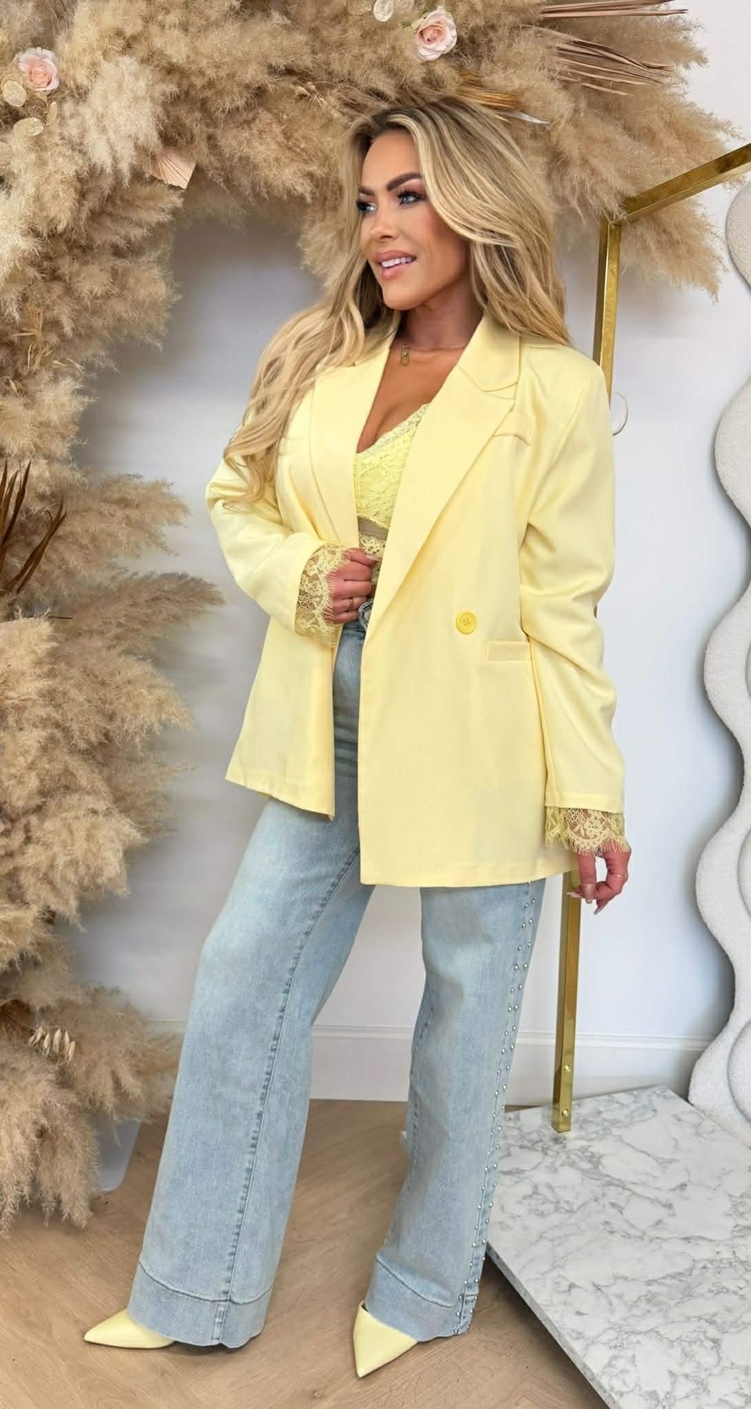 JOELLE DOUBLE BUTTON LACE BLAZER GELB