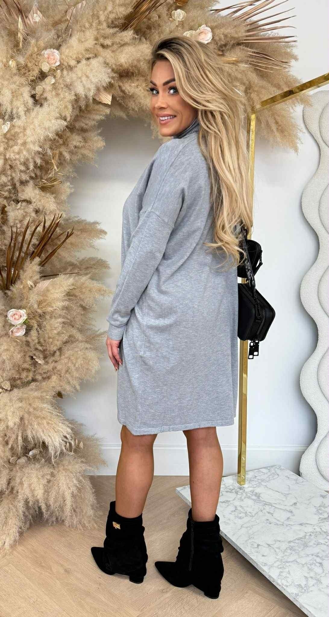 KAYLLA OVERSIZED ROLKRAGENKLEID 9815 GRAU