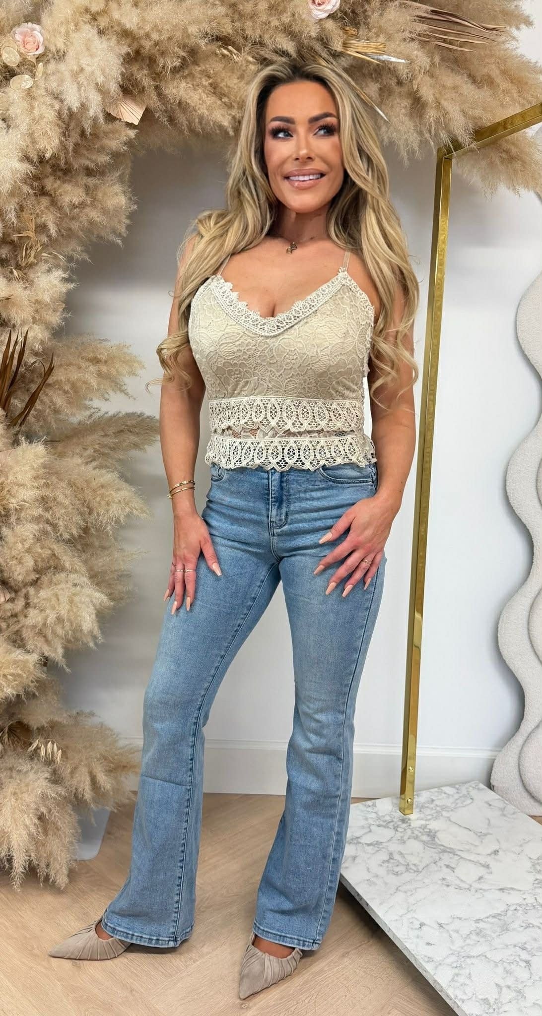 TOP EN DENTELLE BEIGE